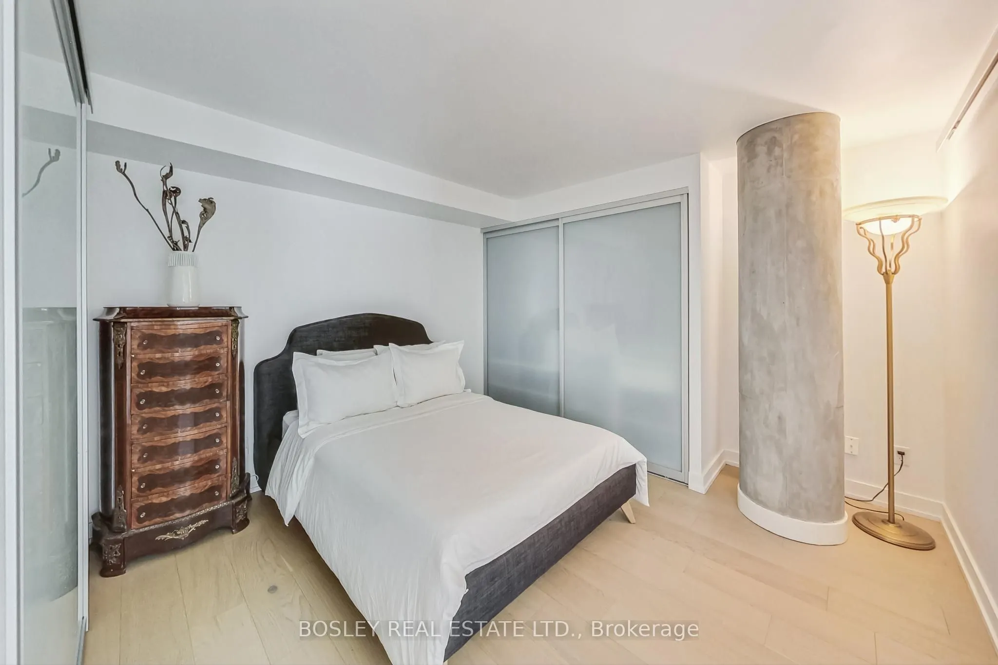 650 King Street W, #711