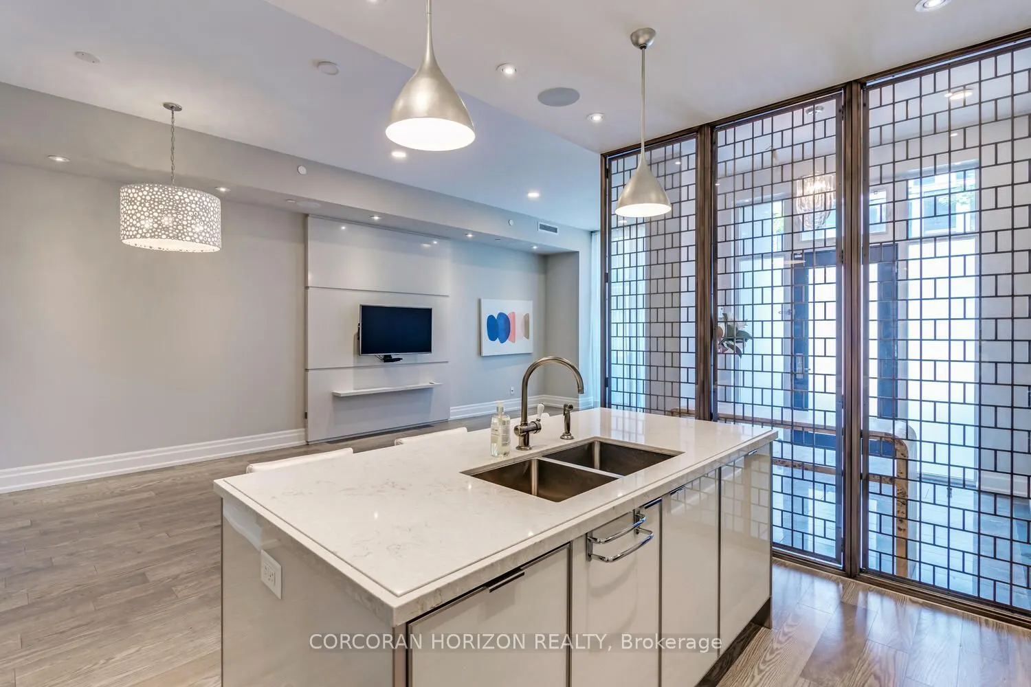 131 Pears Avenue, #3