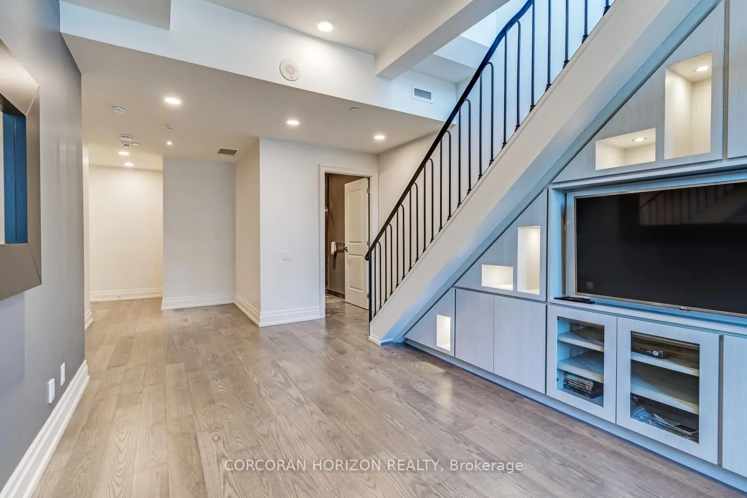 131 Pears Avenue, #3
