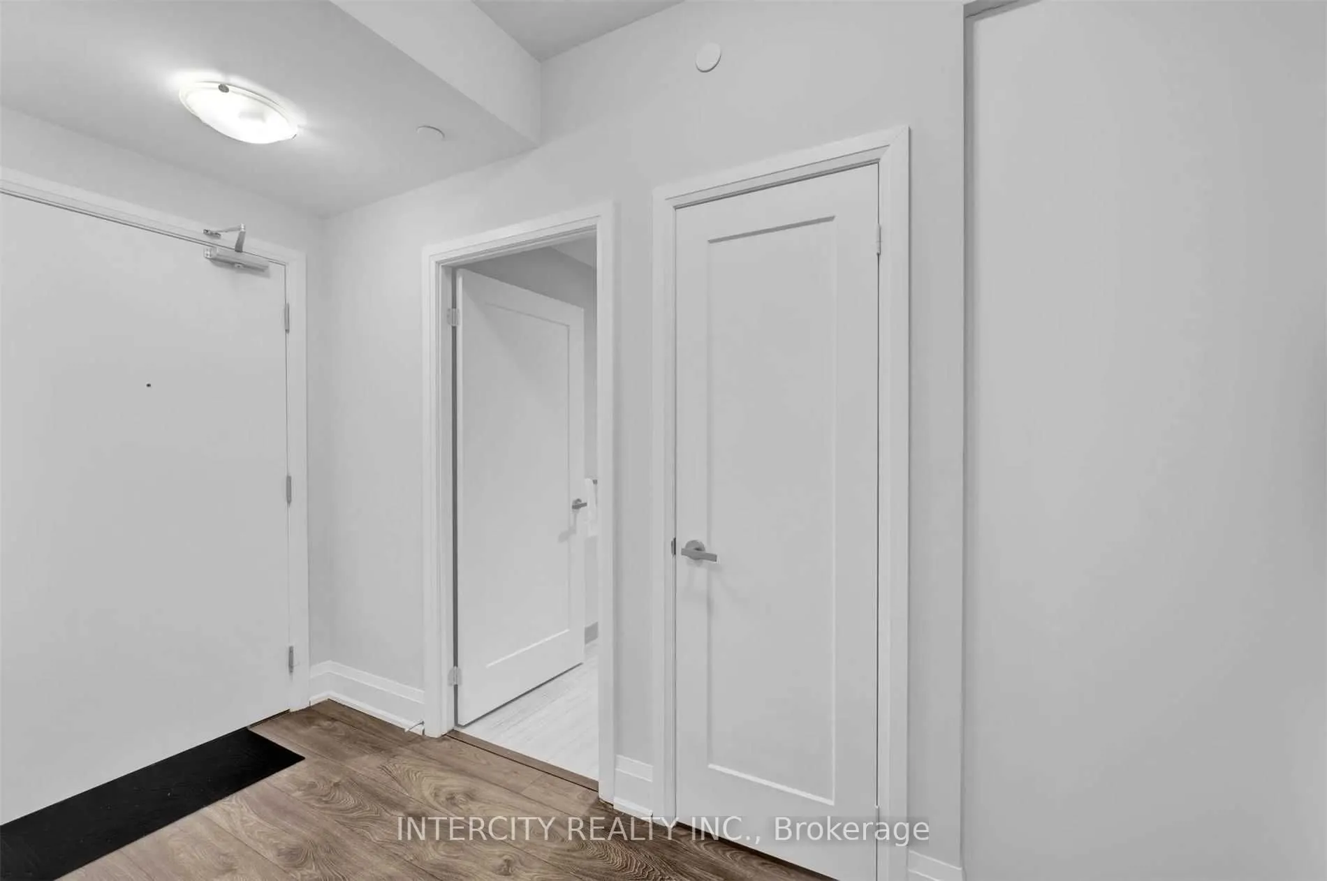 99 Broadway Avenue, #2911