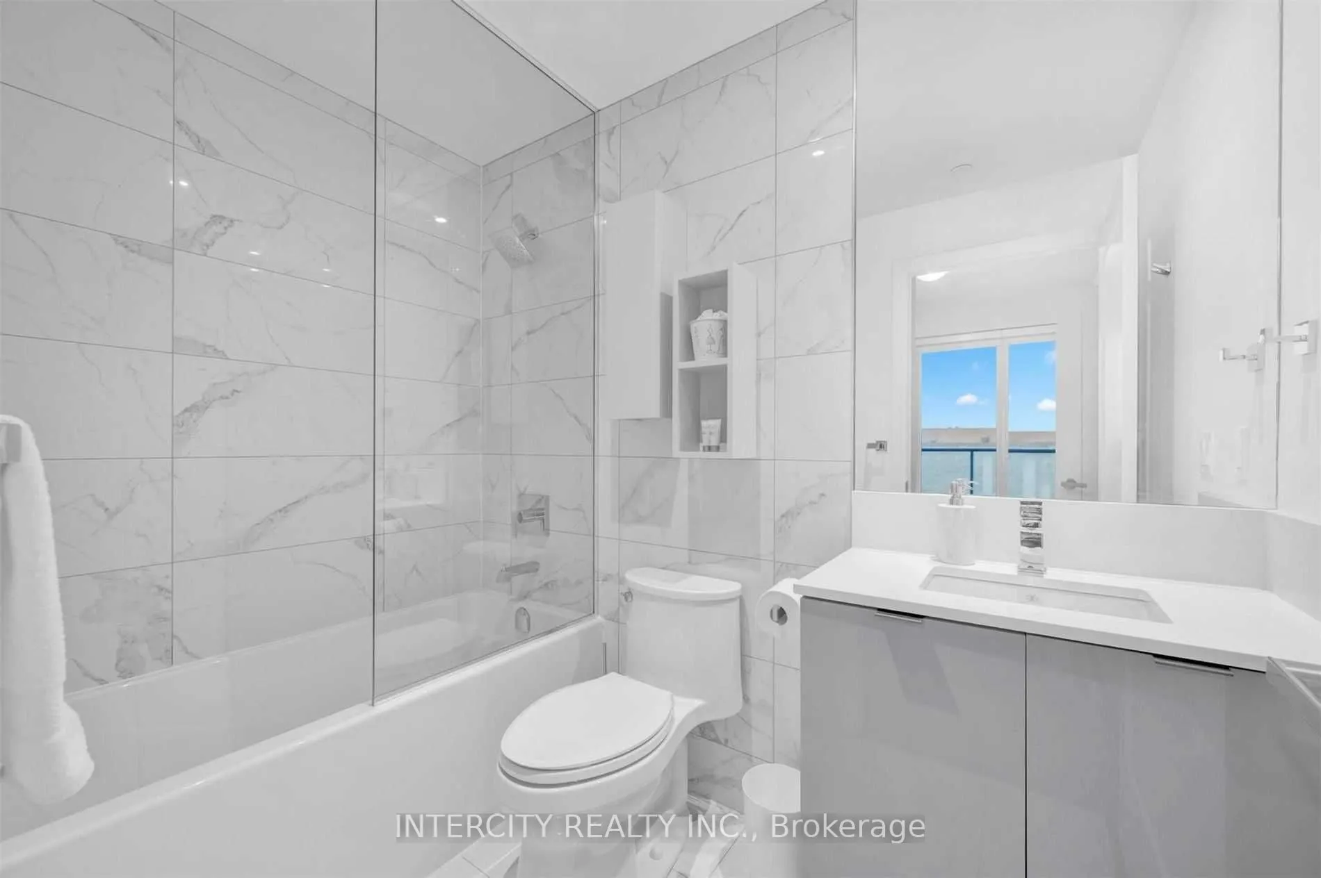 99 Broadway Avenue, #2911