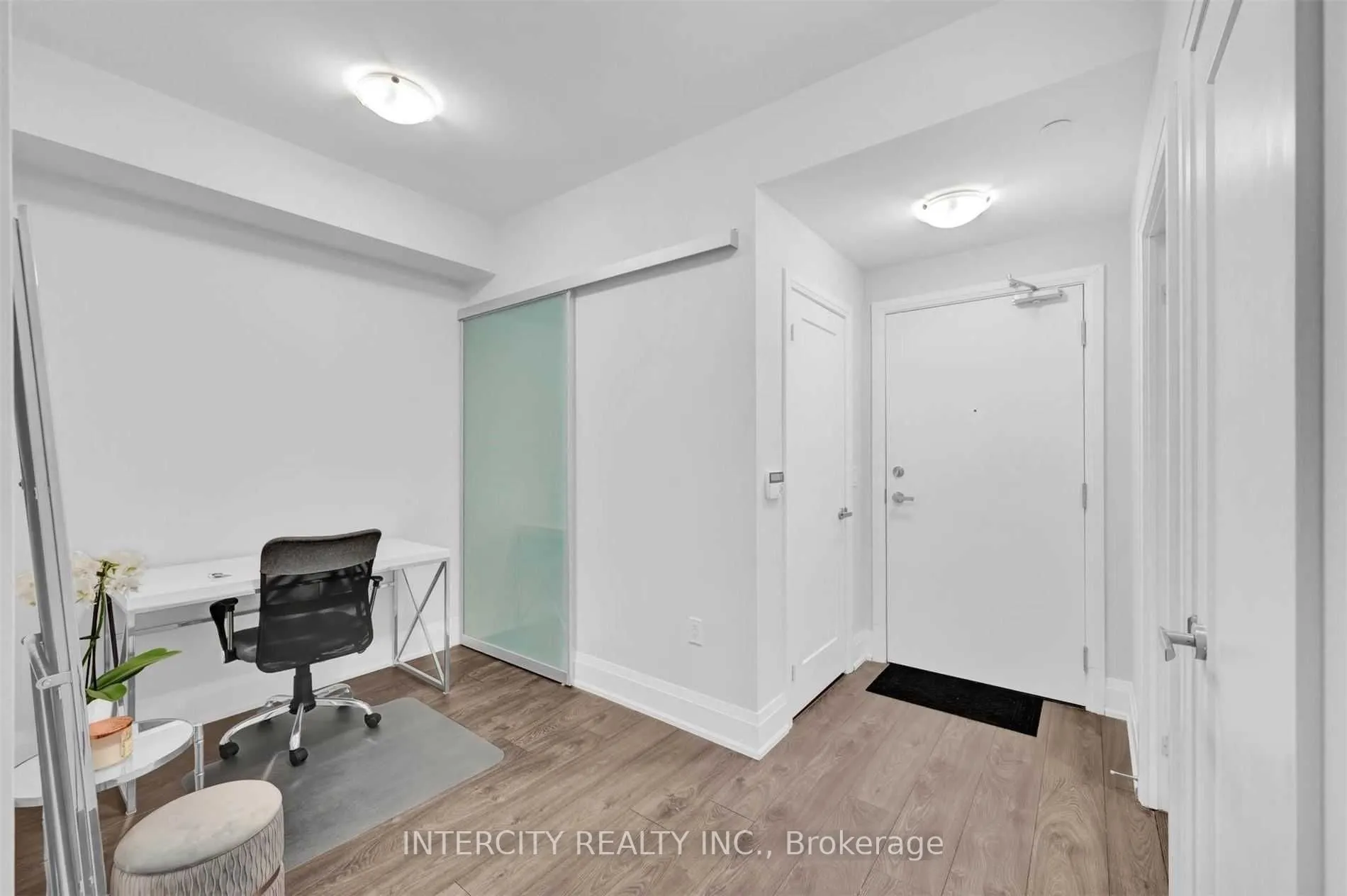 99 Broadway Avenue, #2911