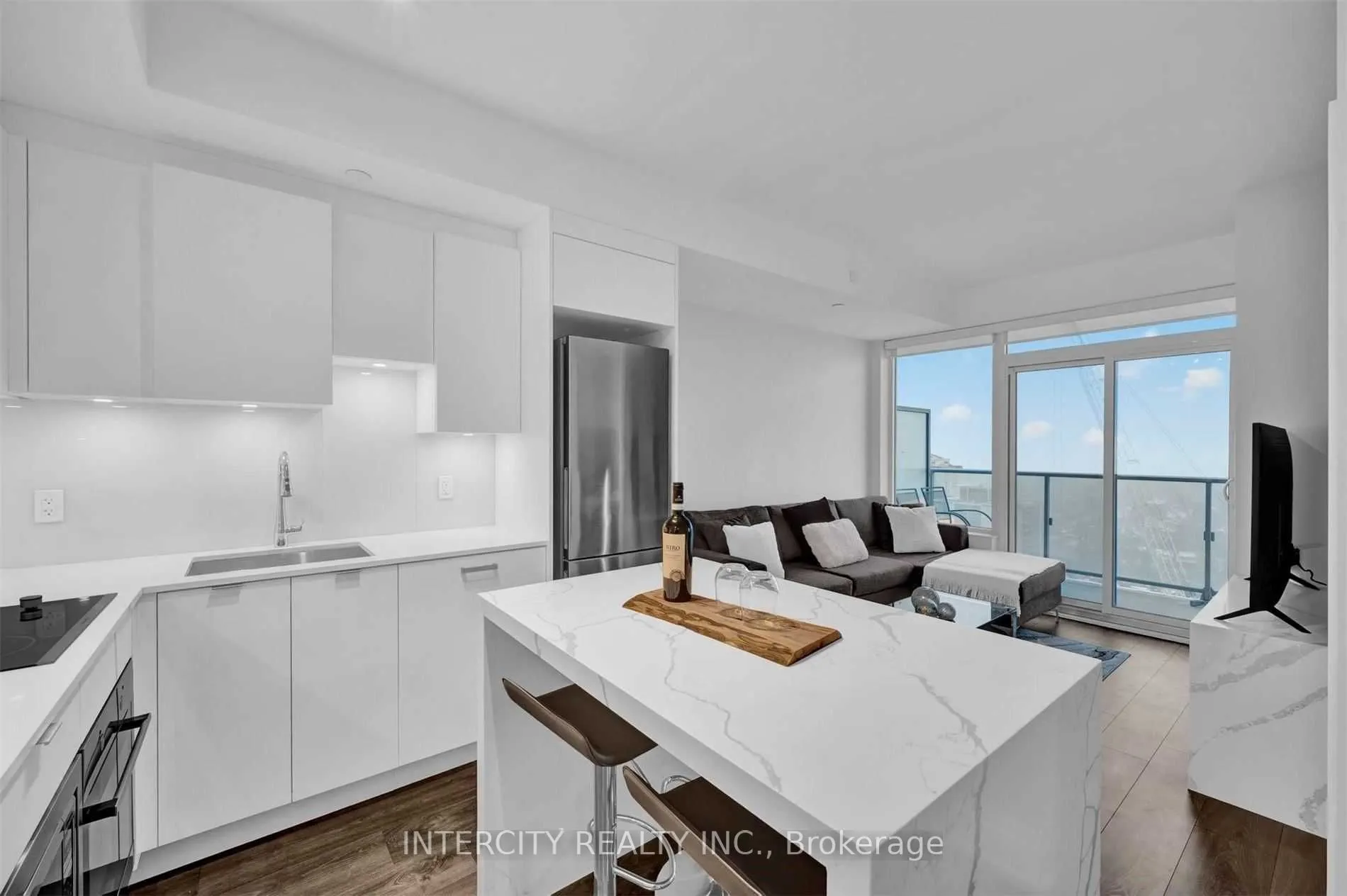 99 Broadway Avenue, #2911