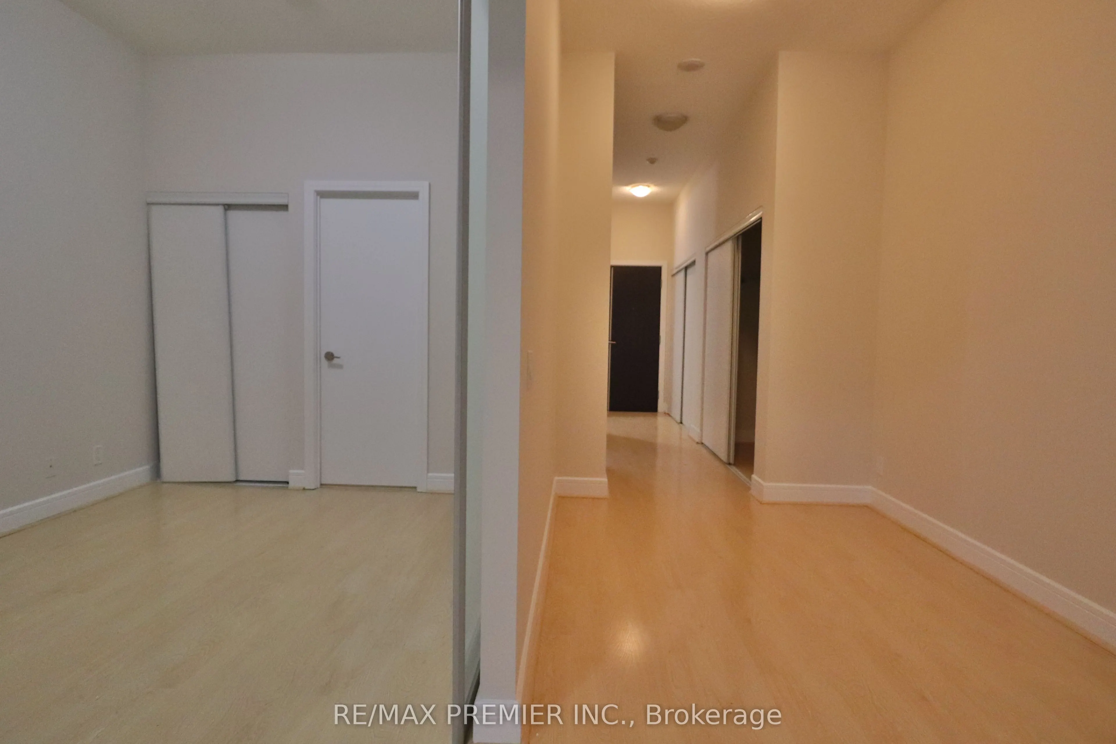 112 George Street, #207