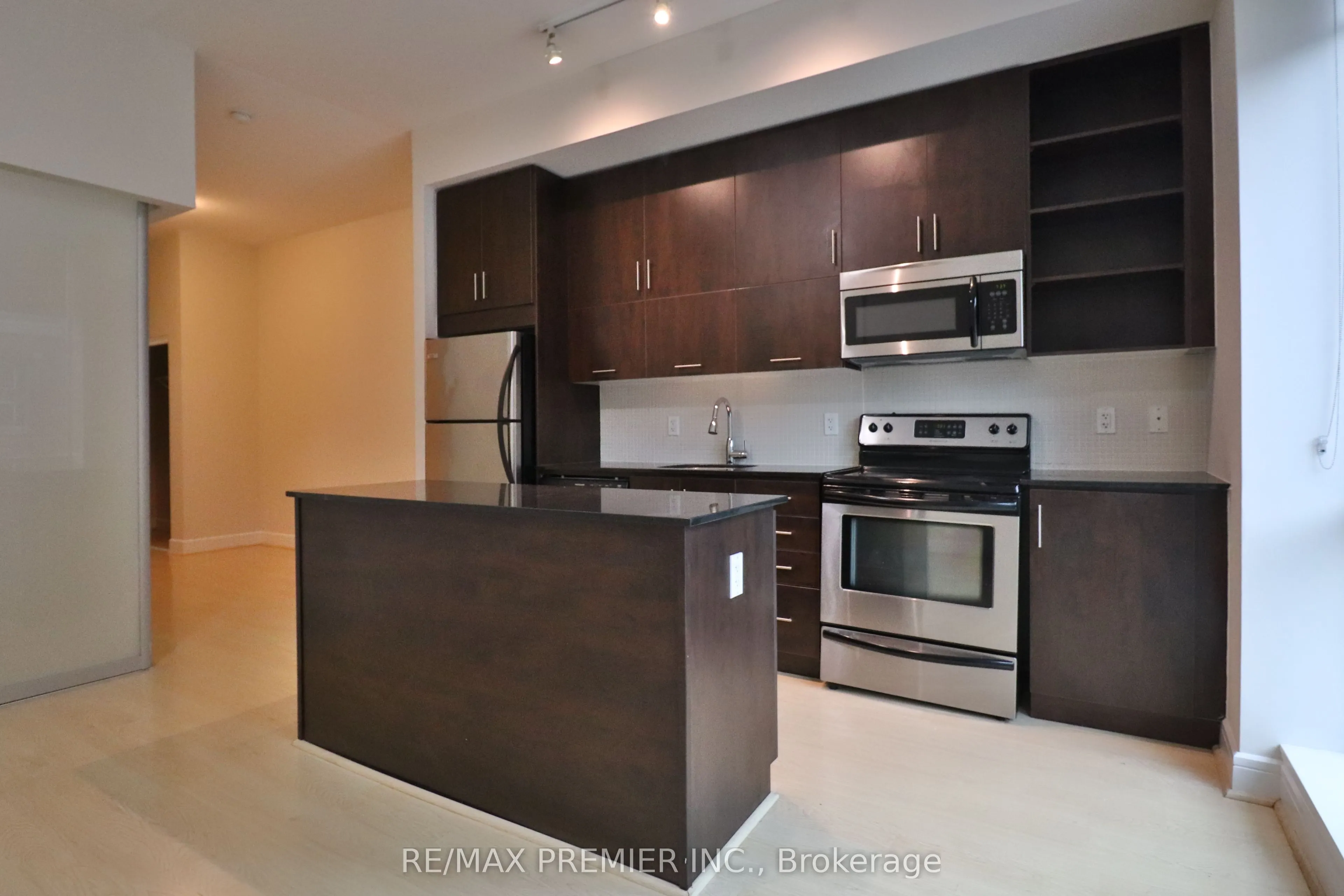 112 George Street, #207