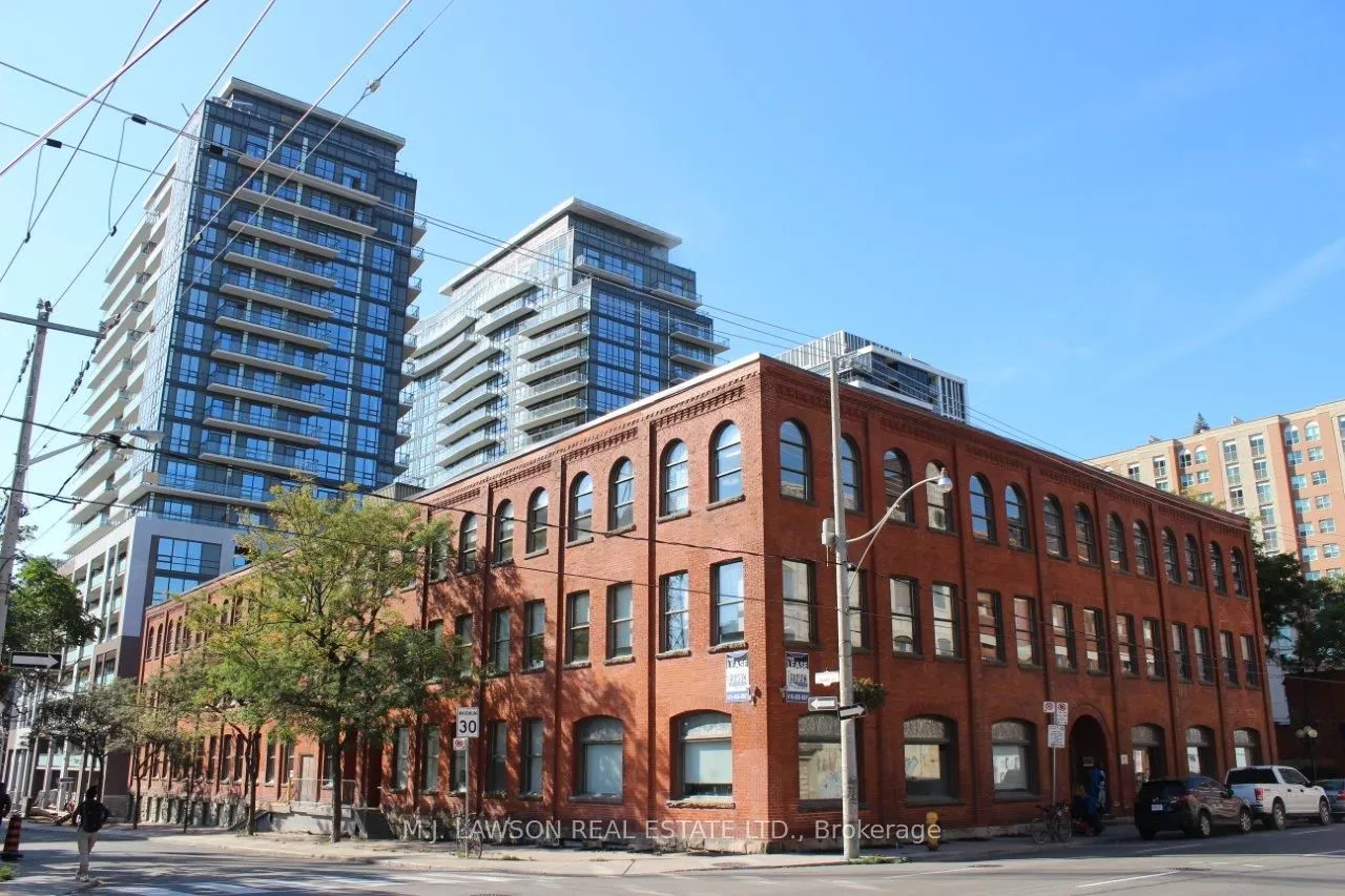 411 Richmond Street E