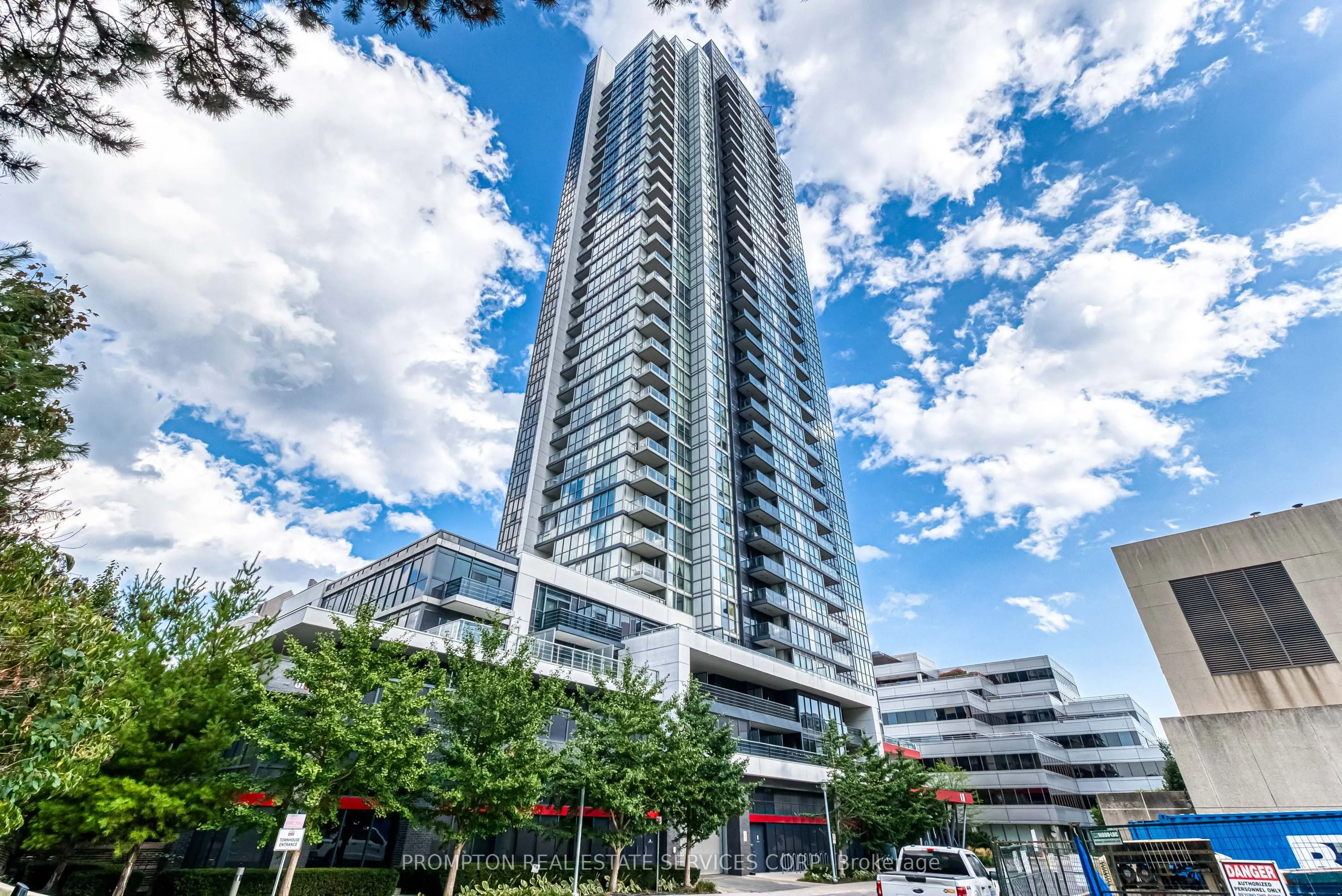 88 Sheppard Avenue E, #3102