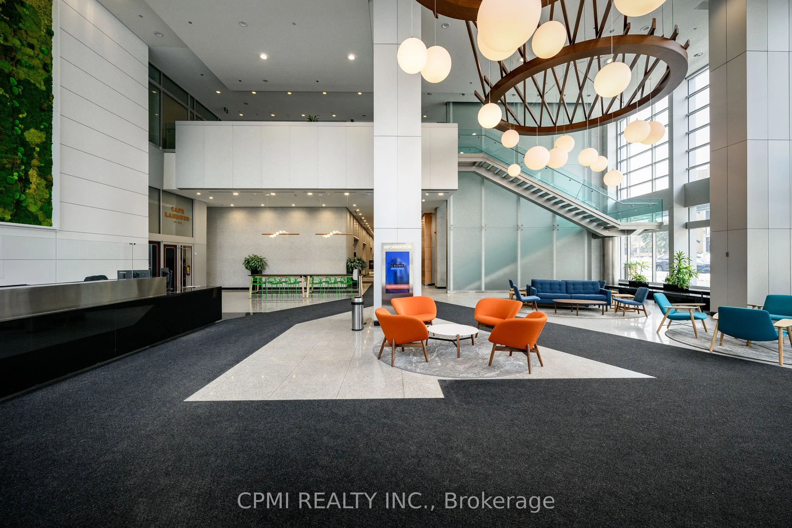 5000 Yonge Street, #502