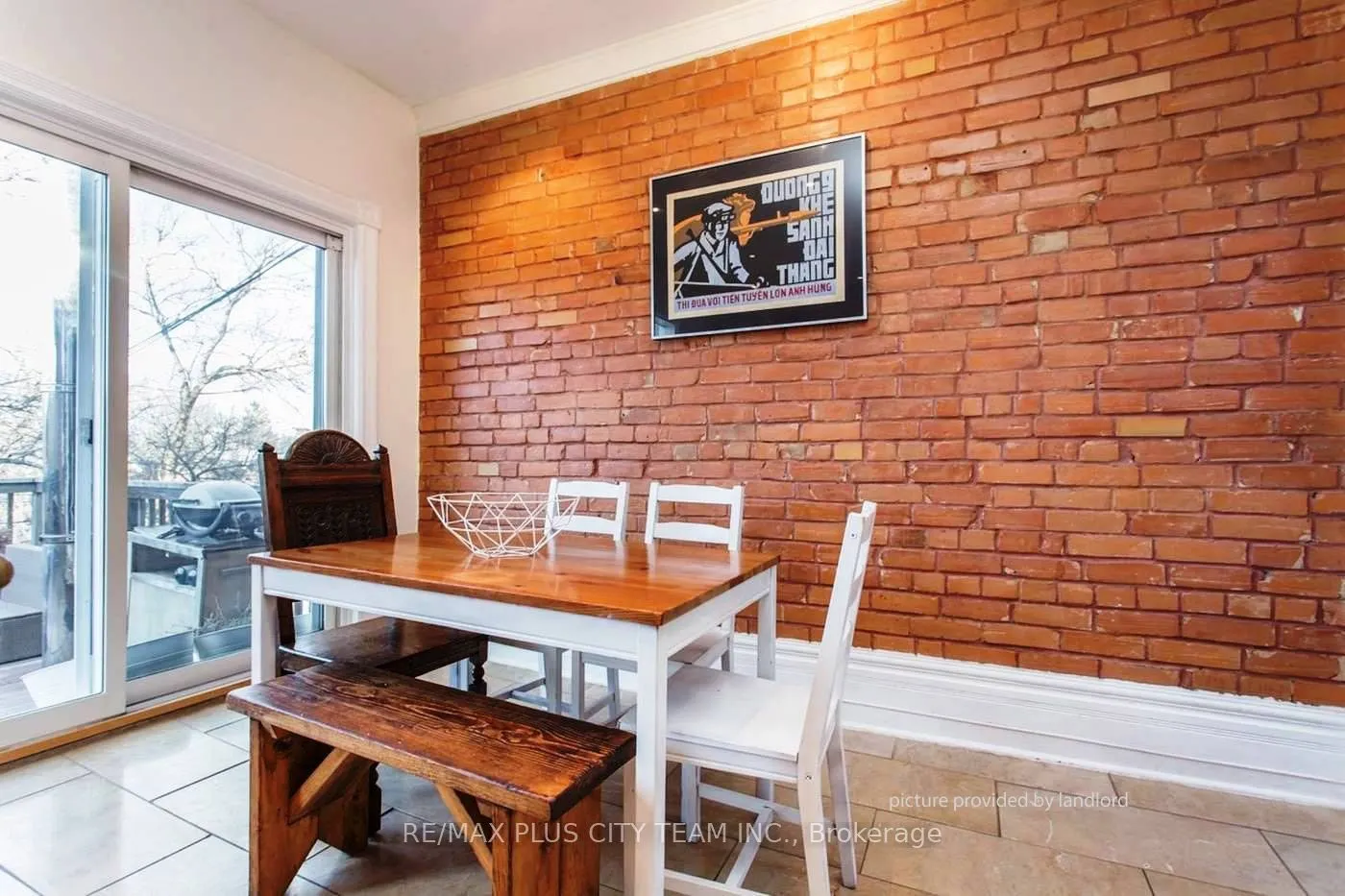 52 Churchill Avenue