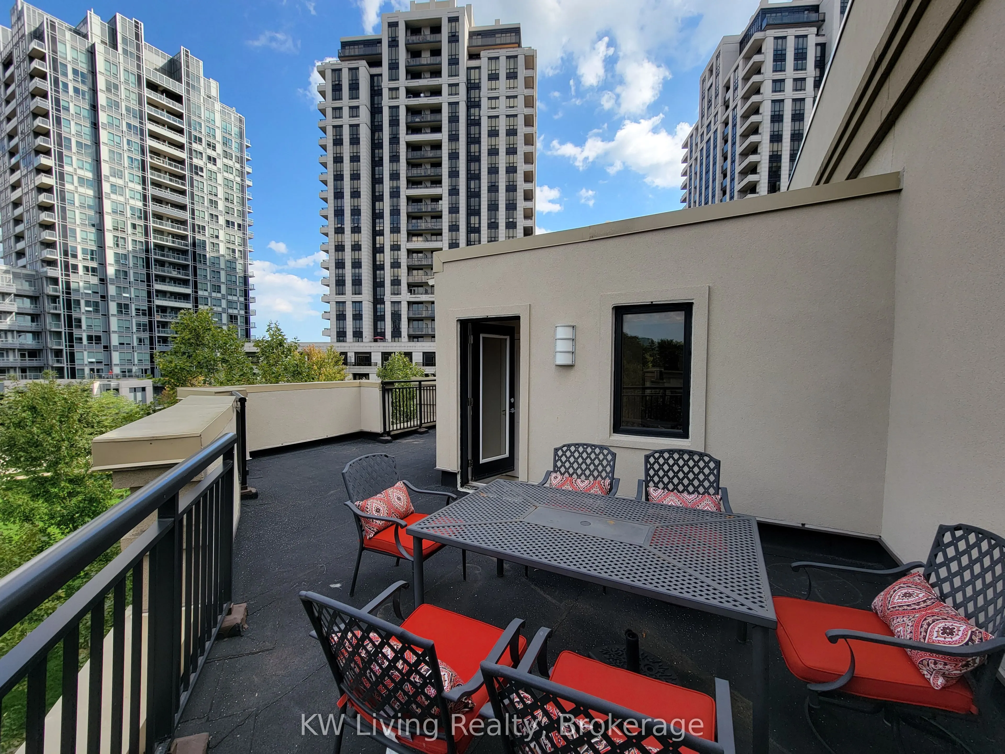 115 Harrison Garden Boulevard, #Th43