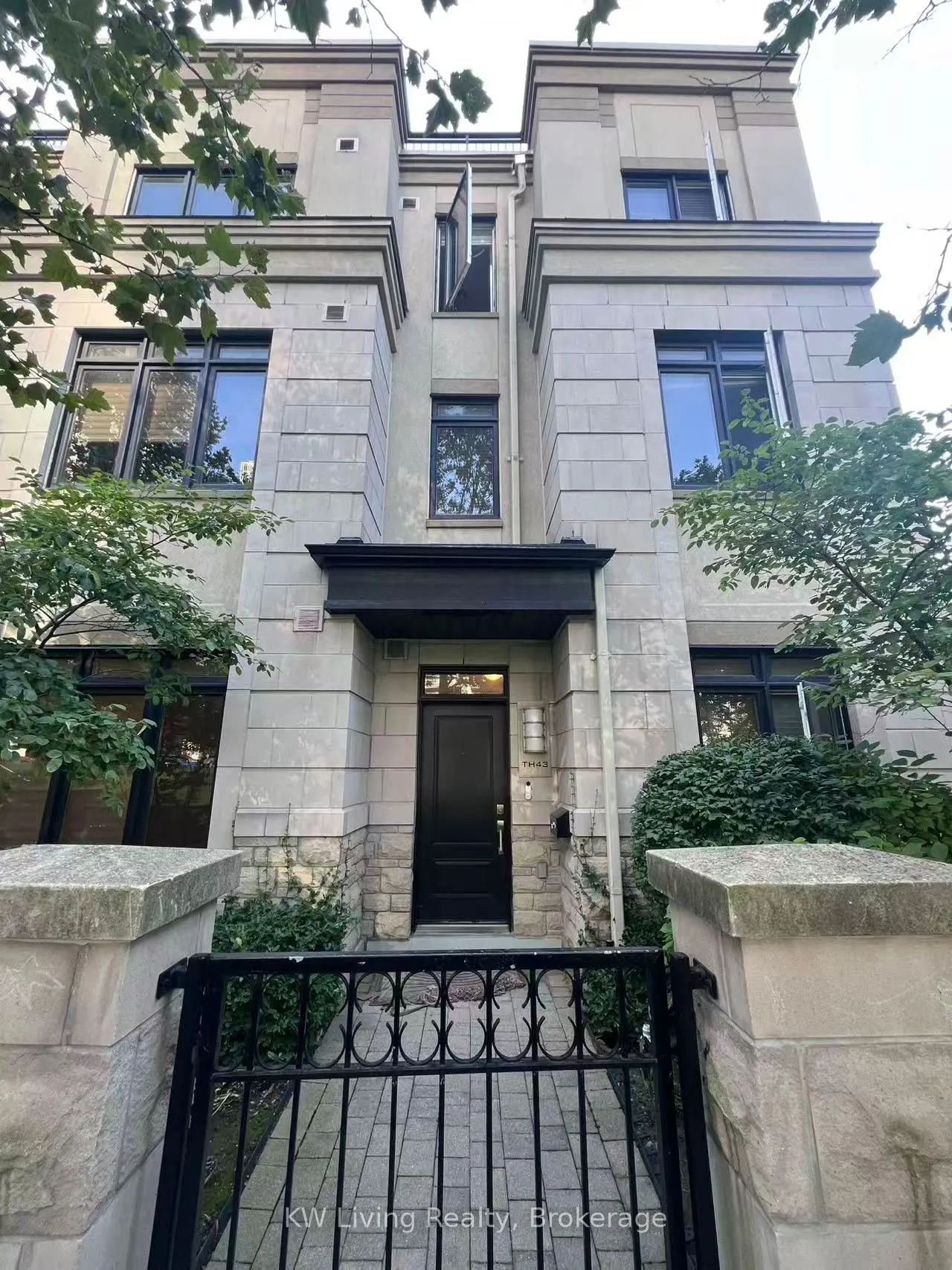 115 Harrison Garden Boulevard, #Th43