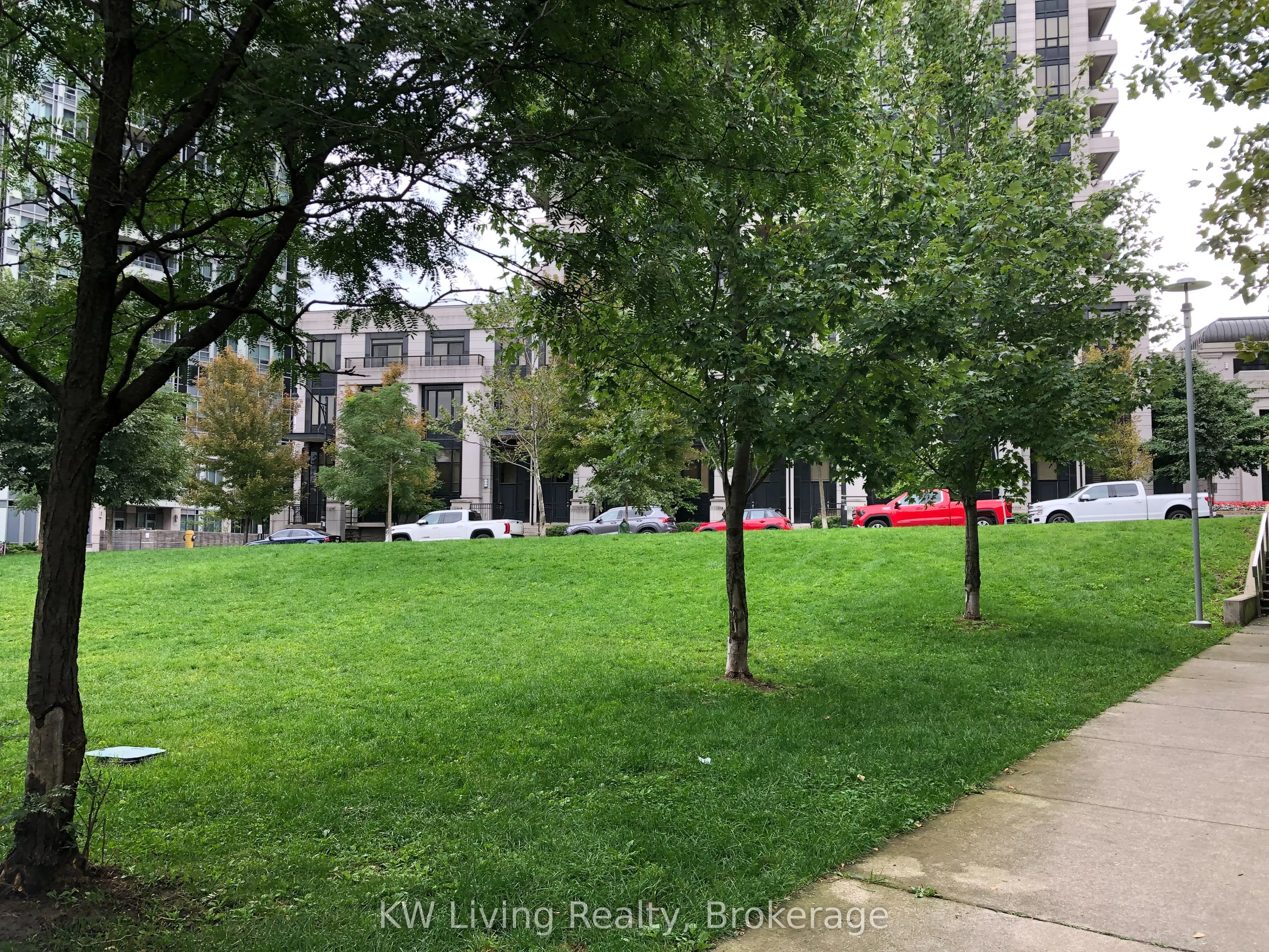 115 Harrison Garden Boulevard, #Th43