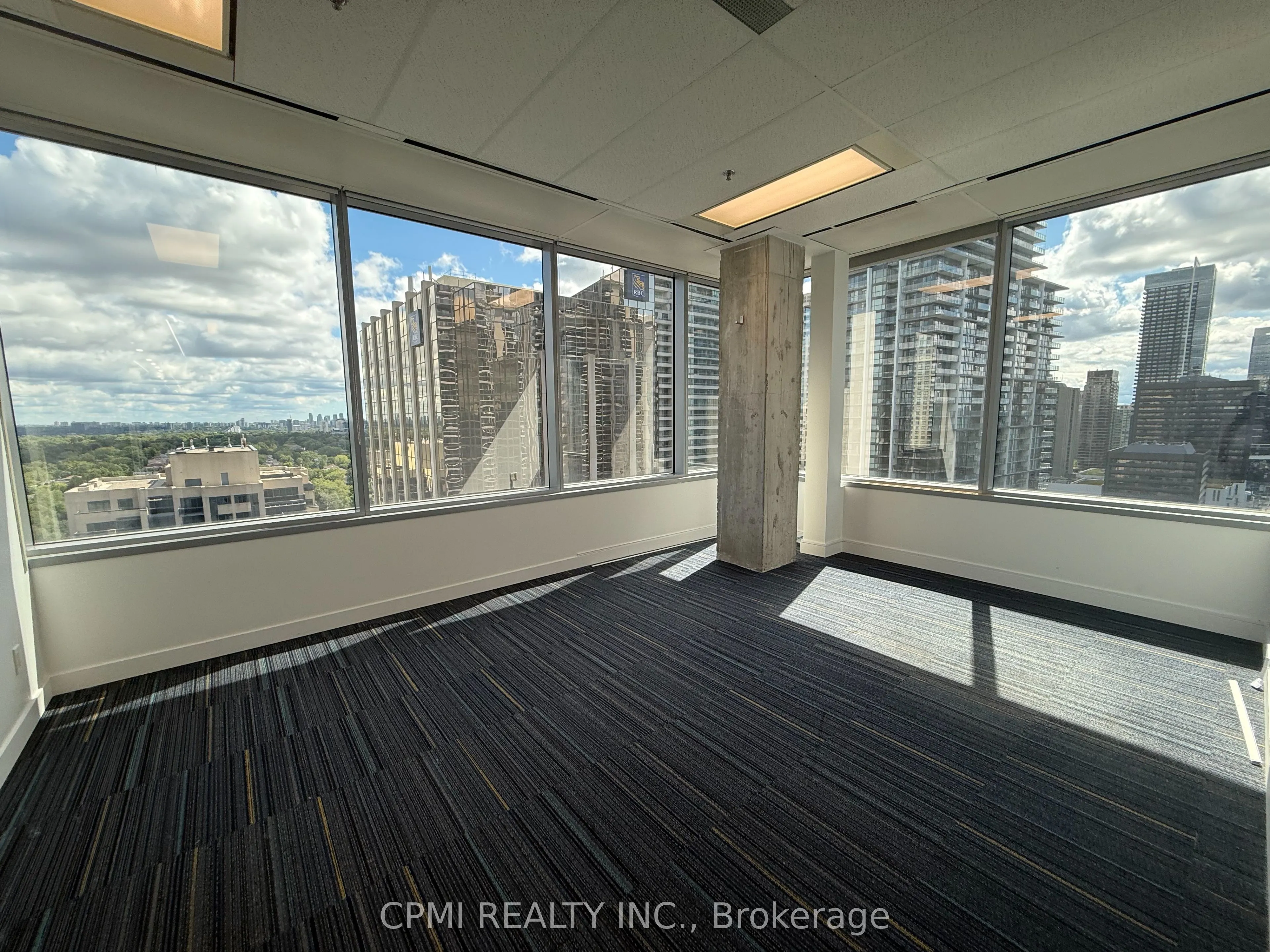 5000 Yonge Street, #1706