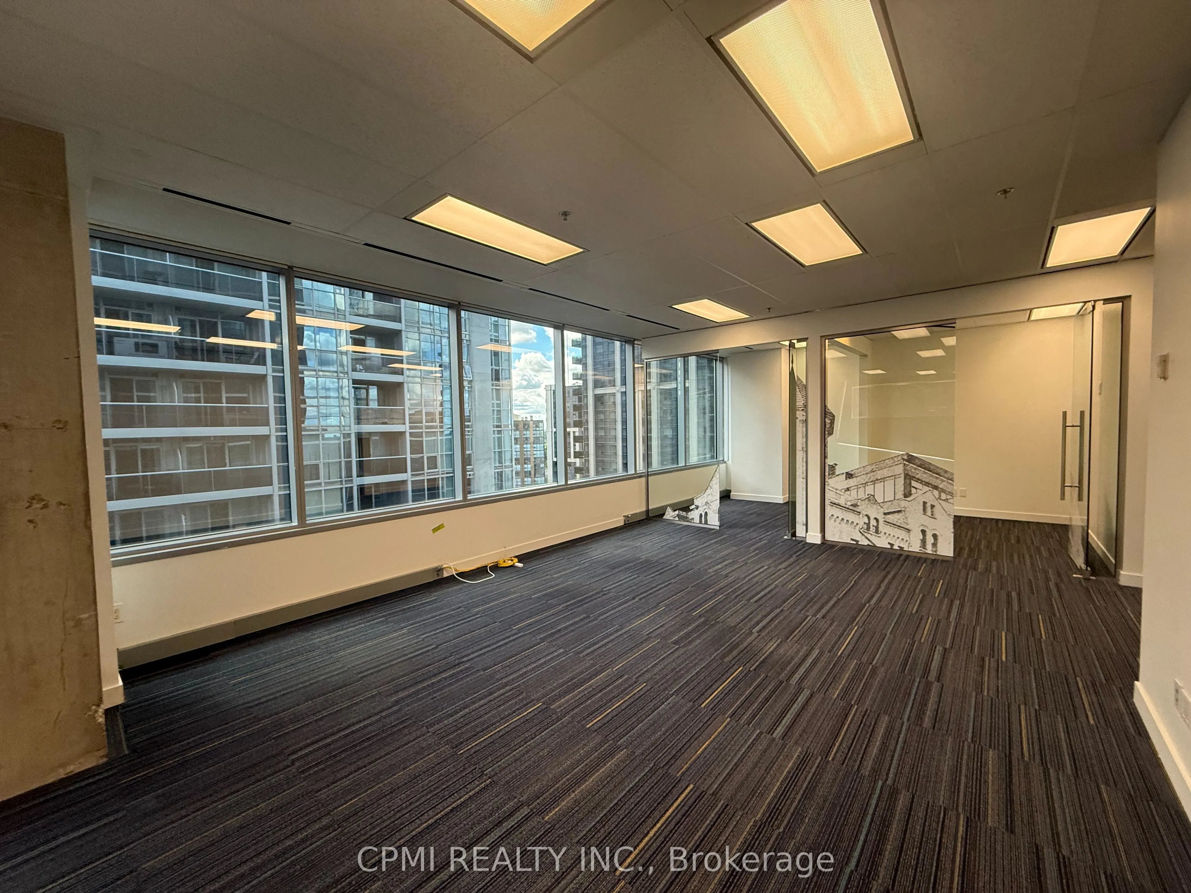 5000 Yonge Street, #1706