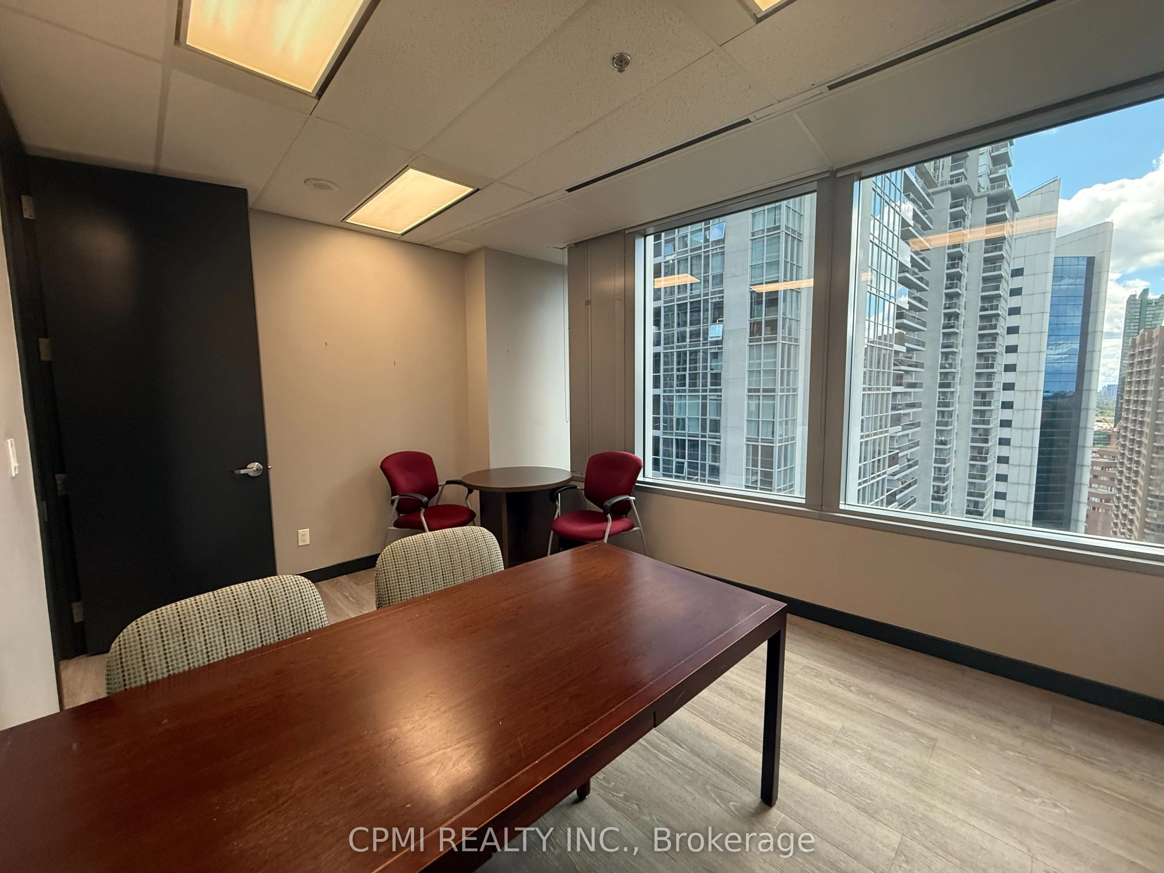 5000 Yonge Street, #1708