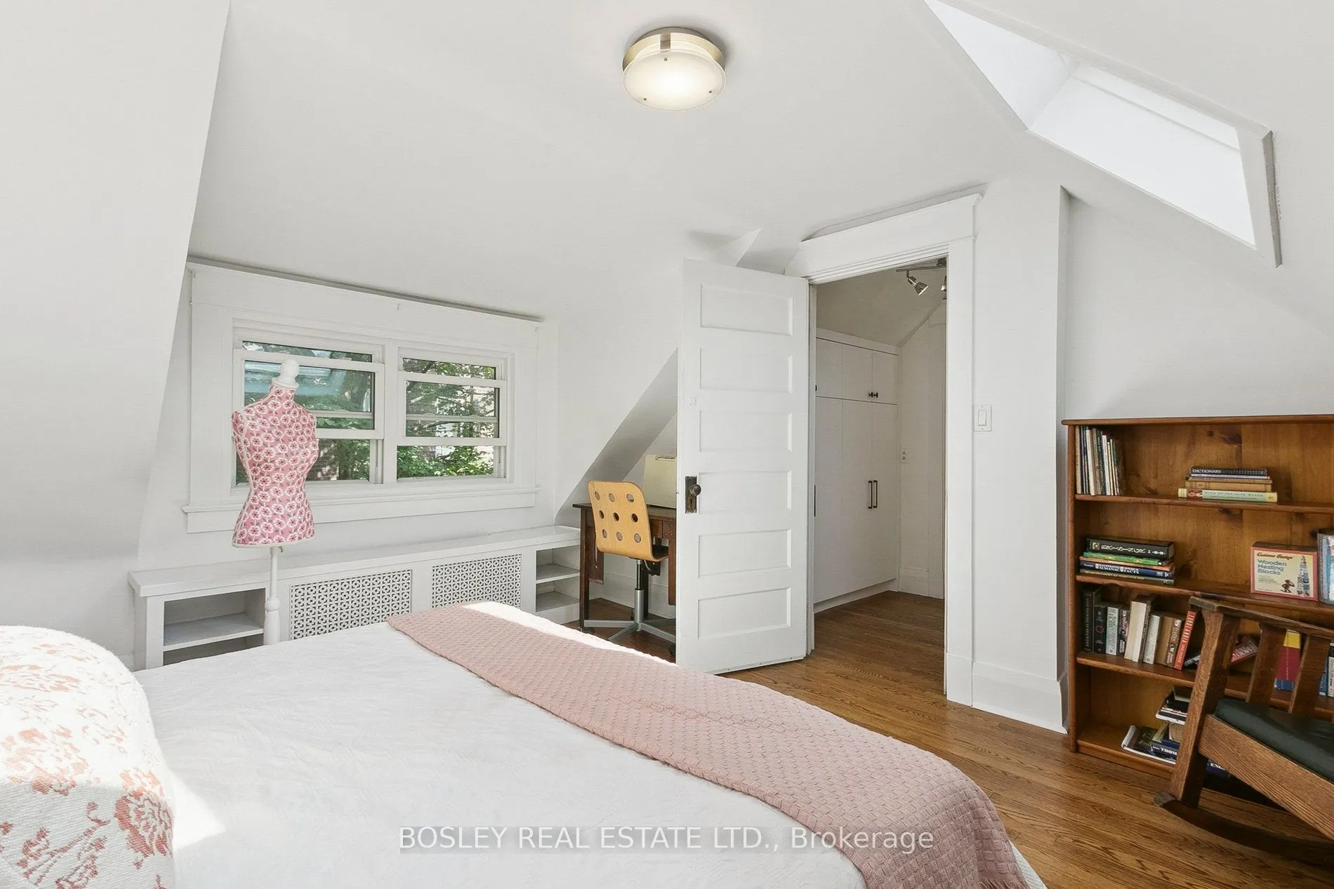52 Rowanwood Avenue