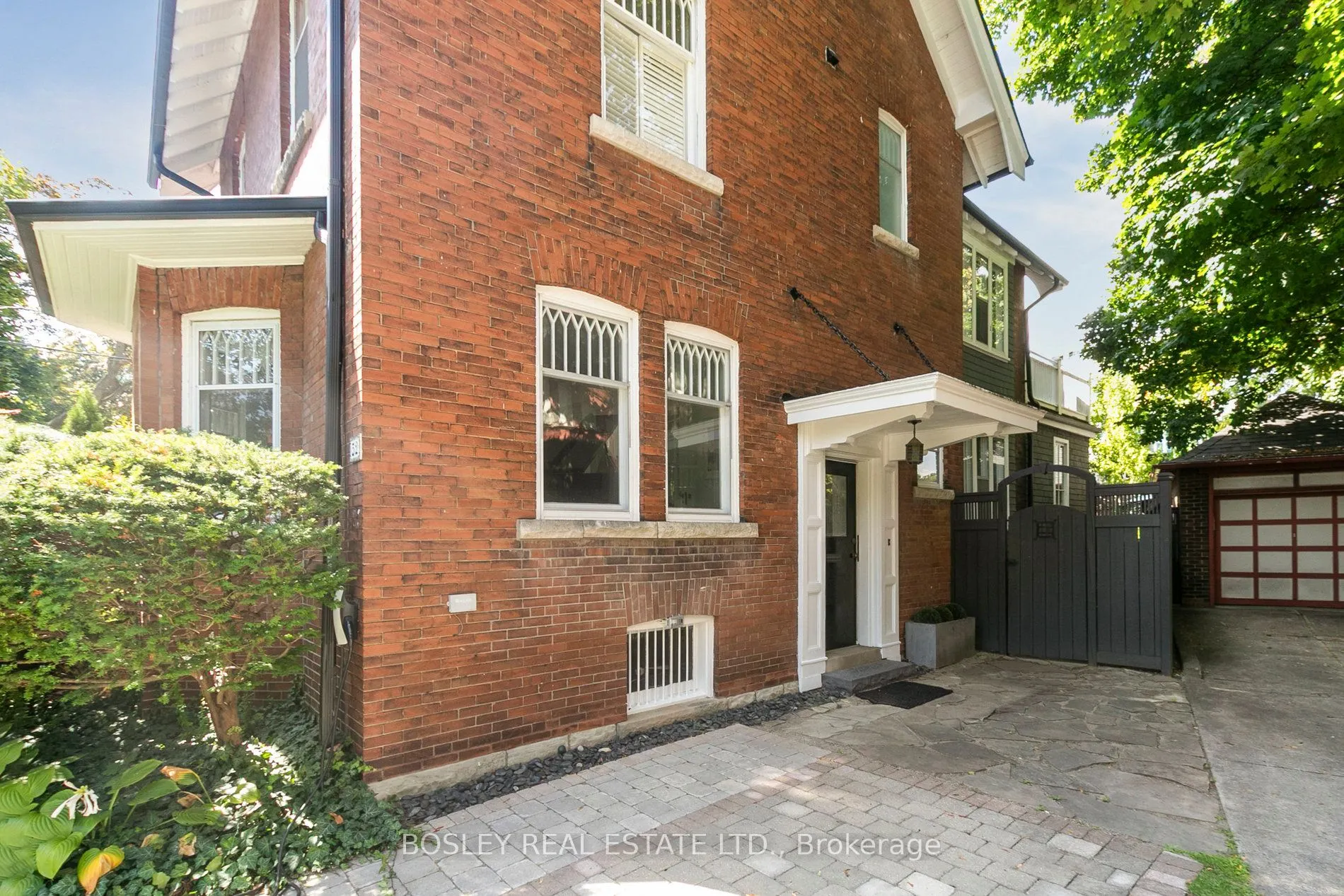 52 Rowanwood Avenue
