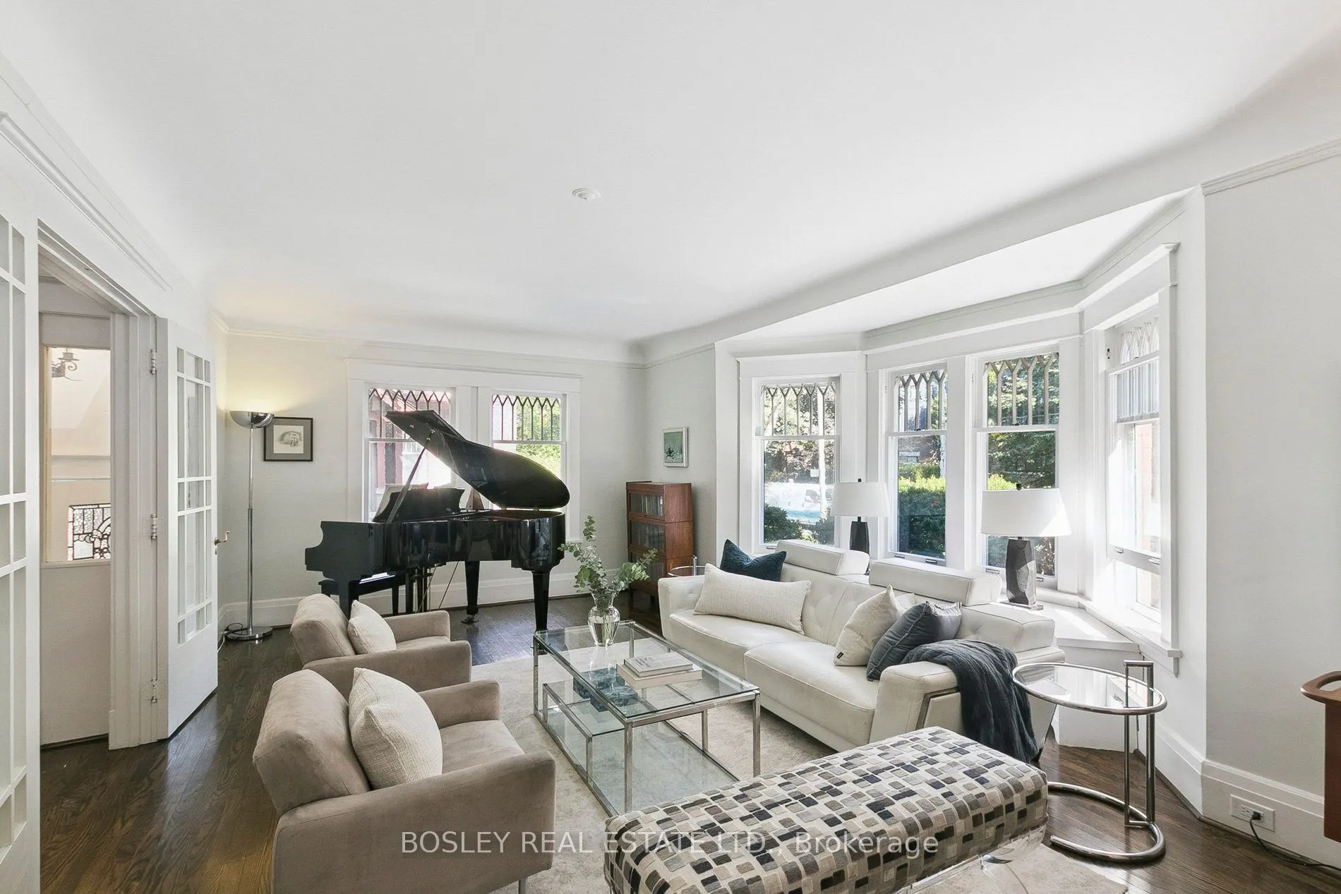 52 Rowanwood Avenue