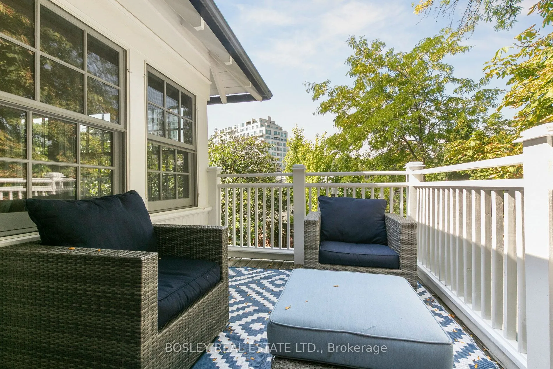 52 Rowanwood Avenue