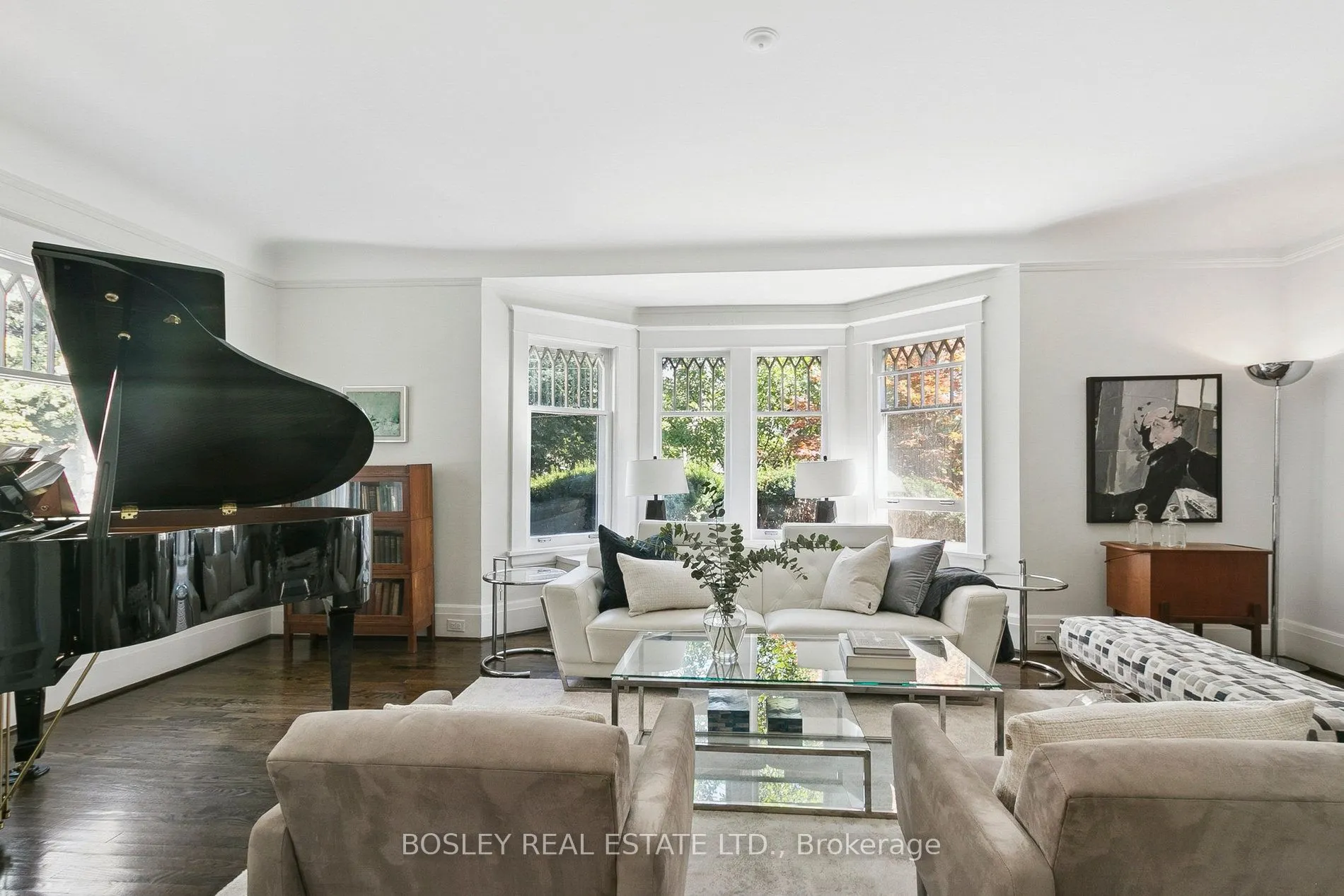 52 Rowanwood Avenue
