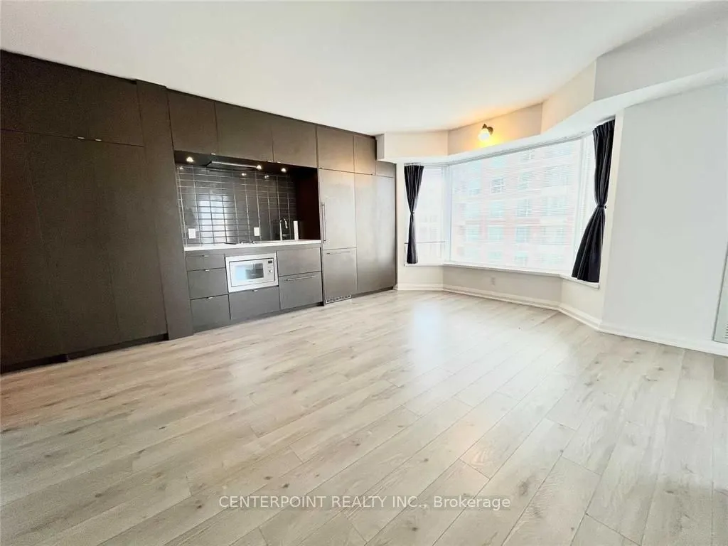 155 Yorkville Avenue, #1217