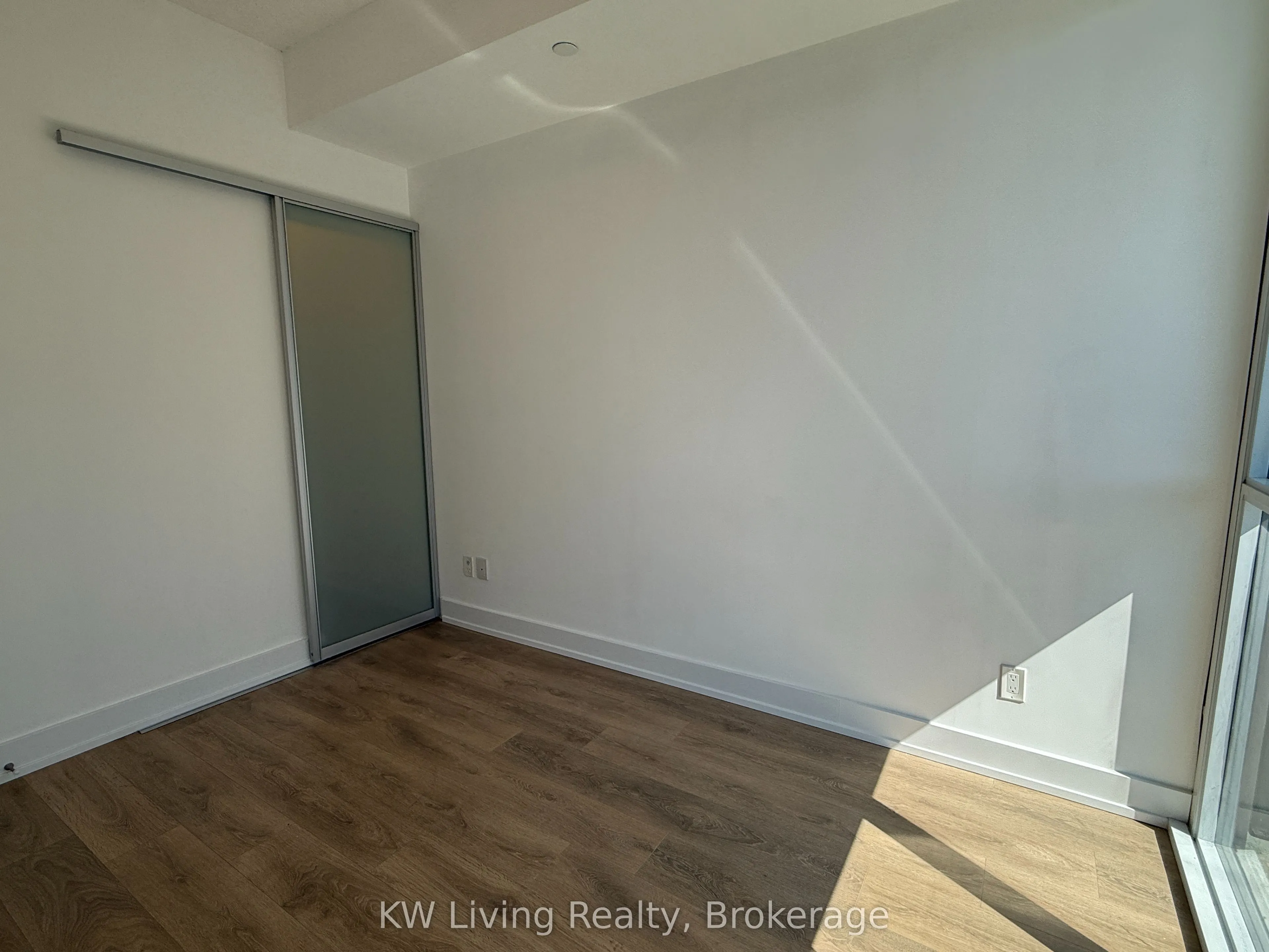 128 Fairview Mall Drive, #1510