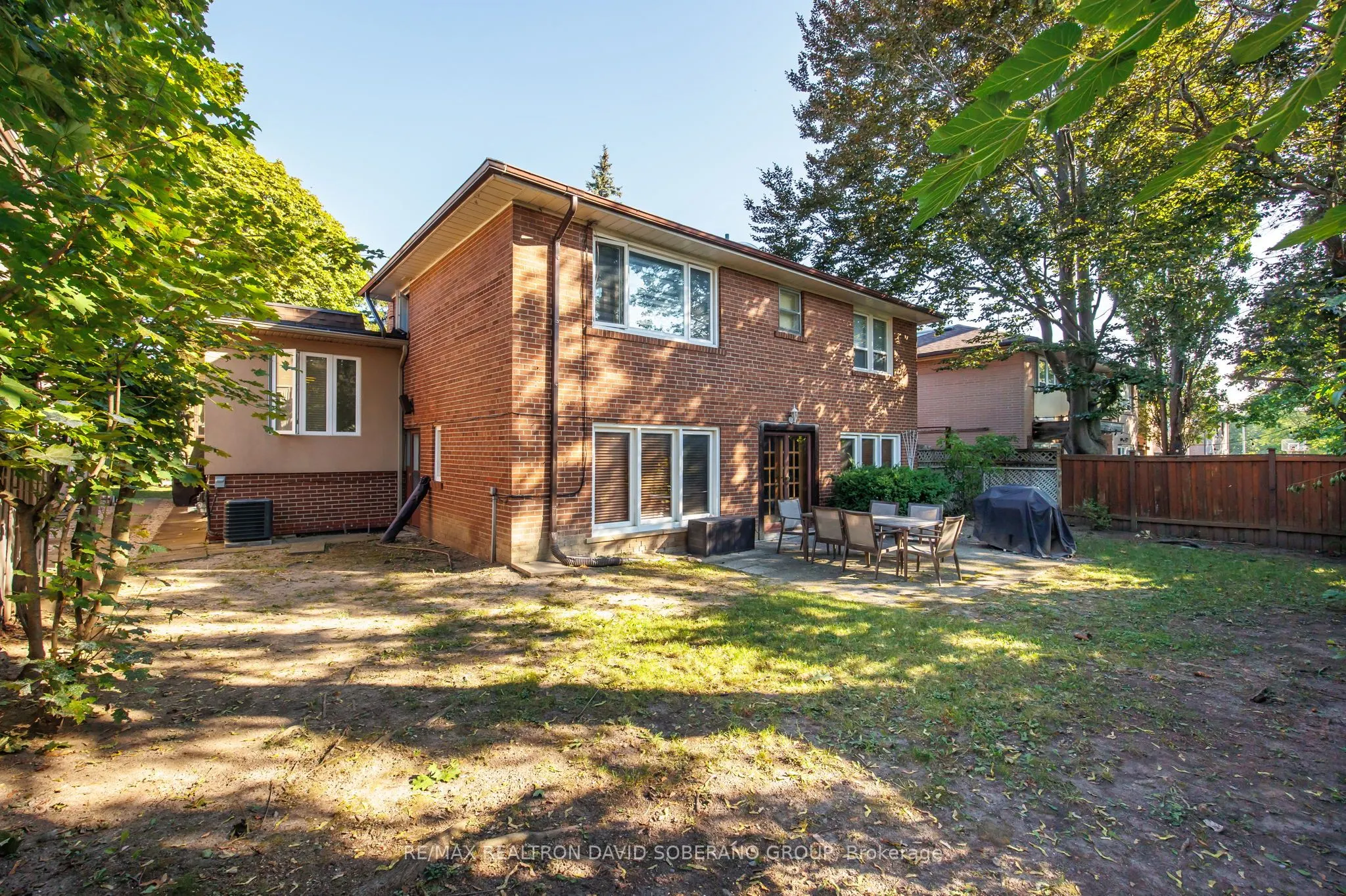 17 Erica Avenue