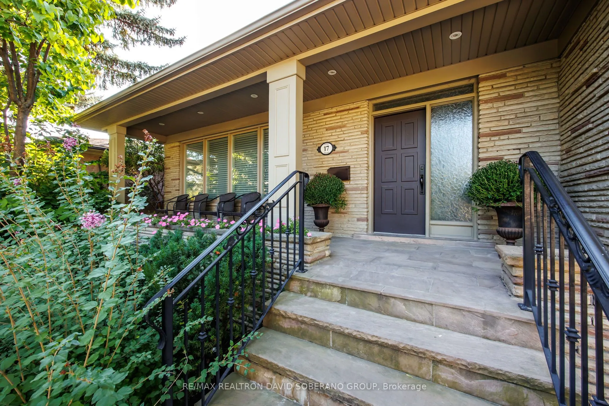 17 Erica Avenue