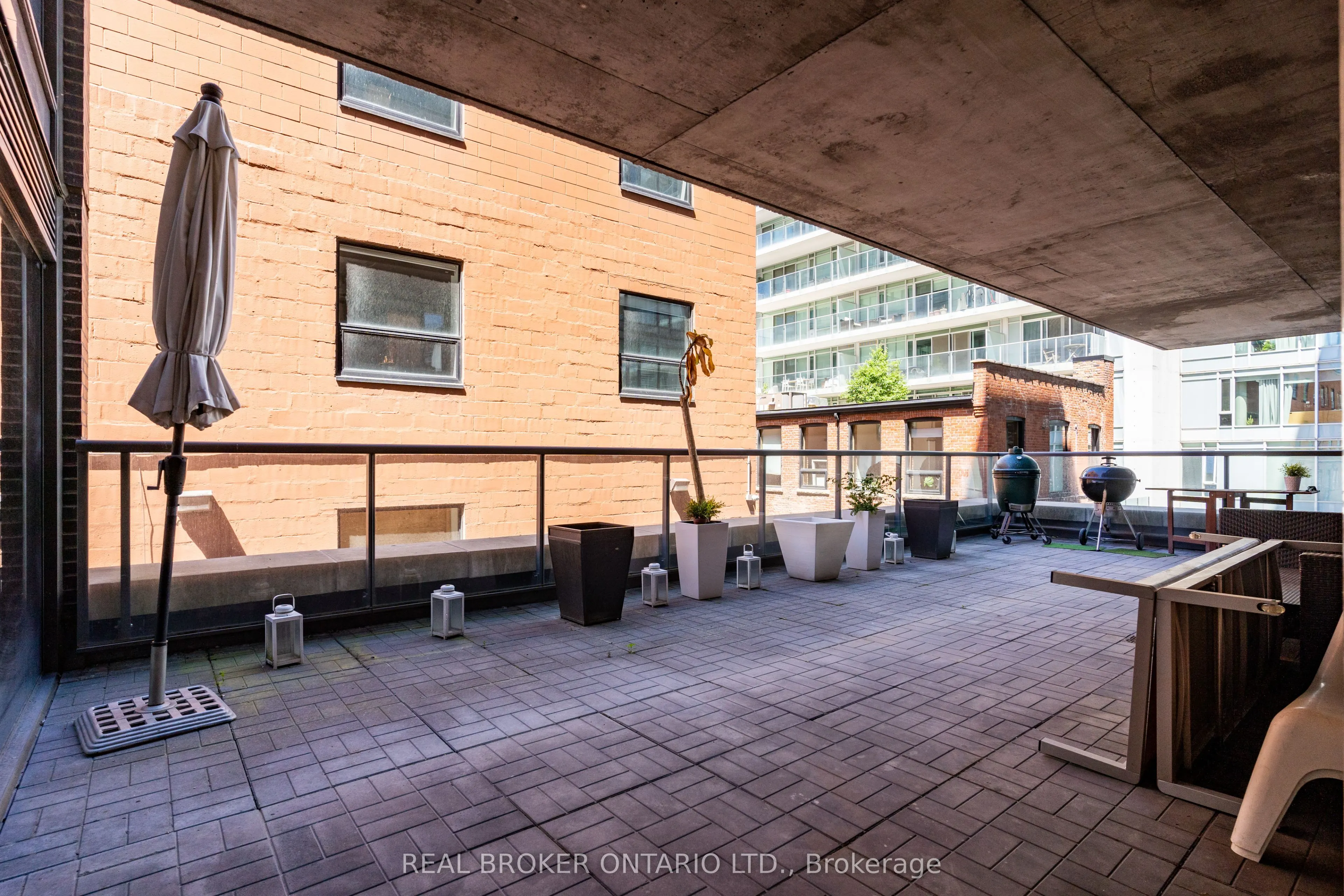 500 Wellington Street W, #201
