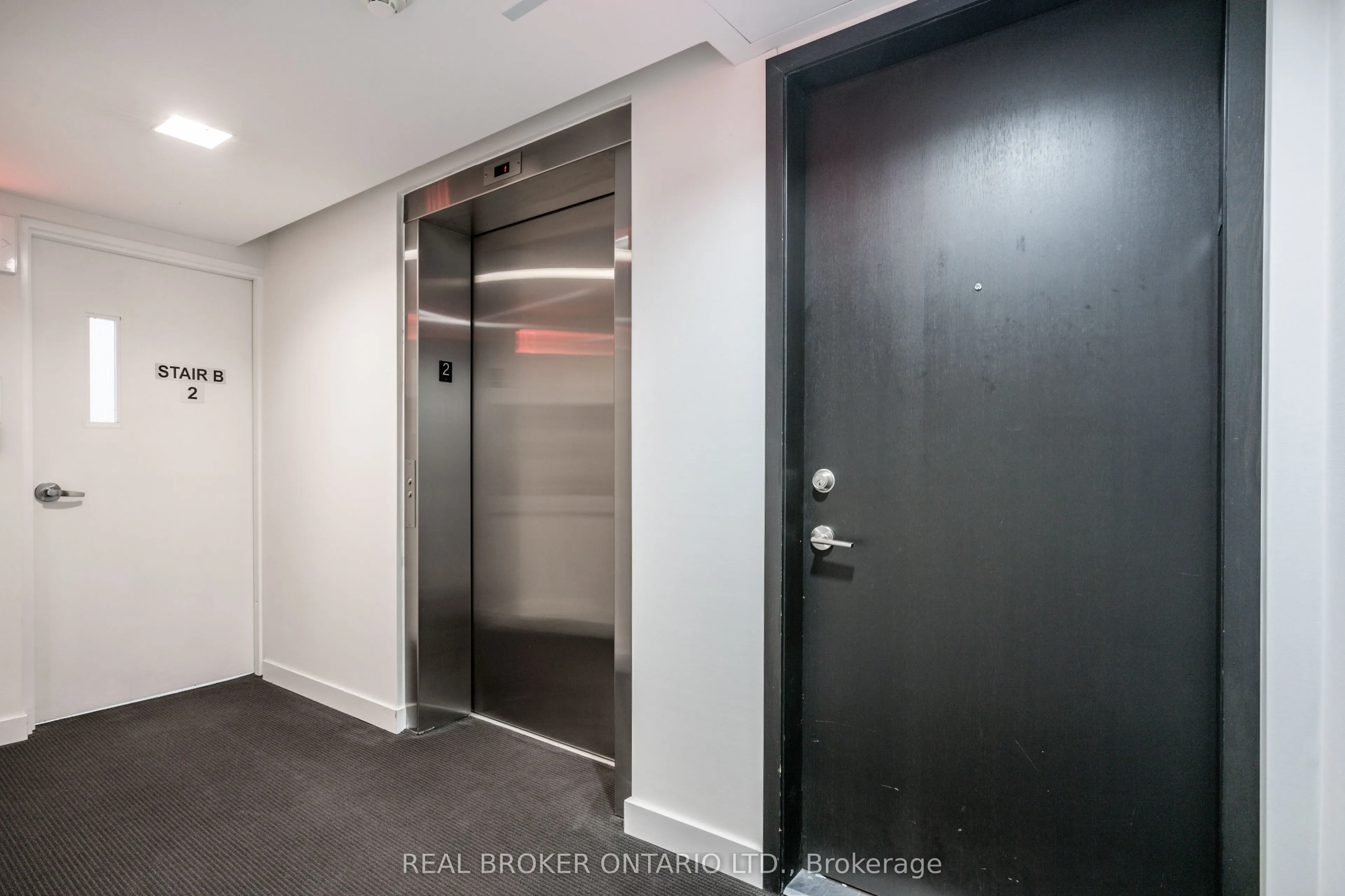500 Wellington Street W, #201