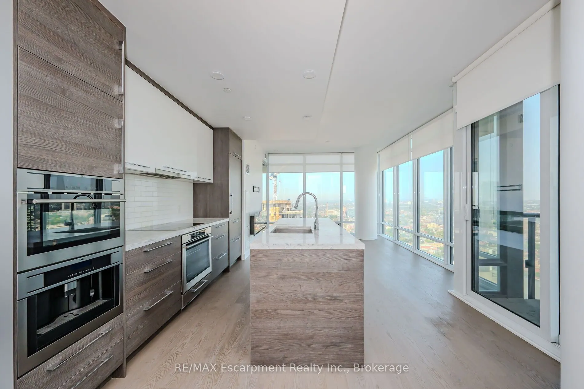 488 University Avenue, #2816