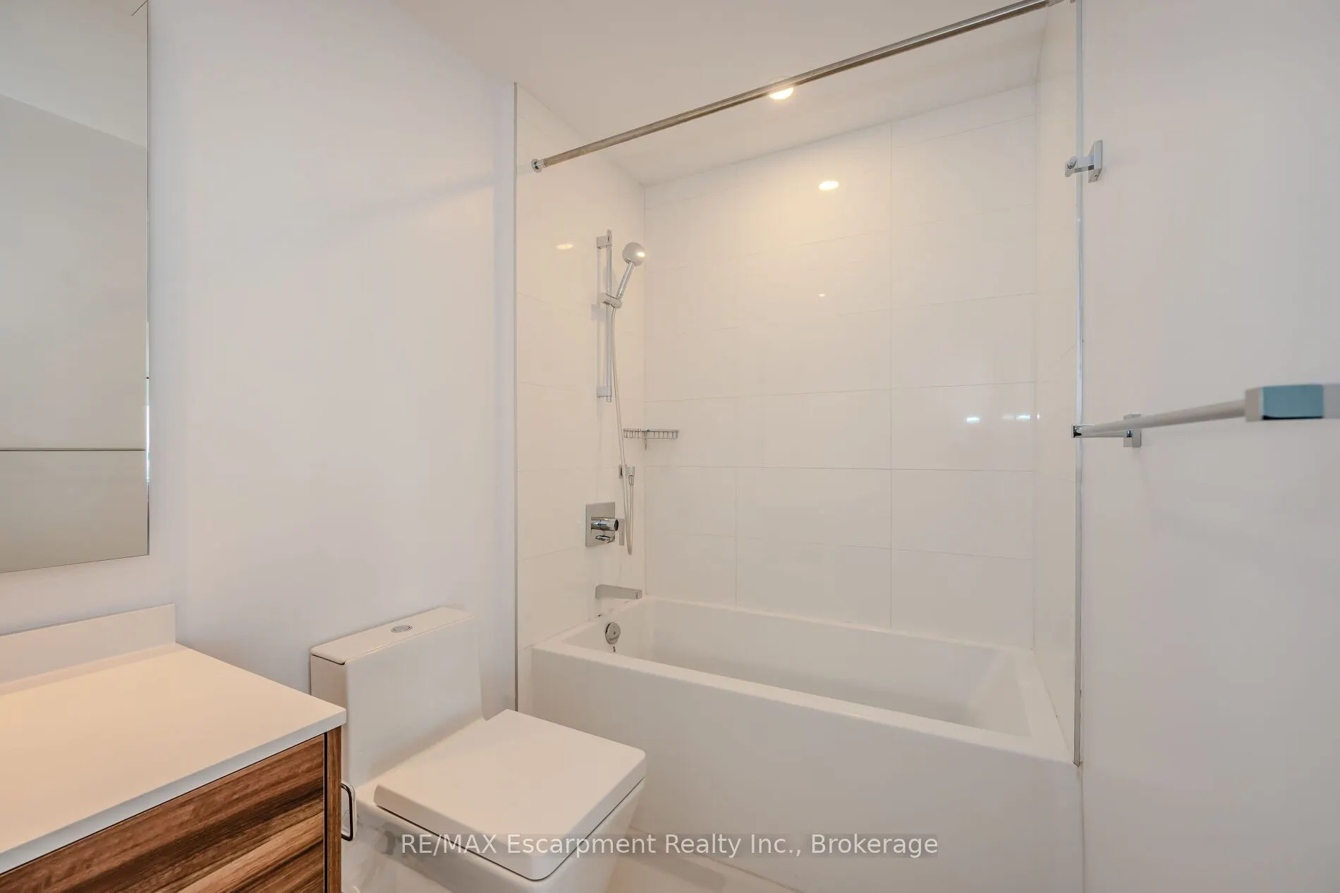 488 University Avenue, #2816
