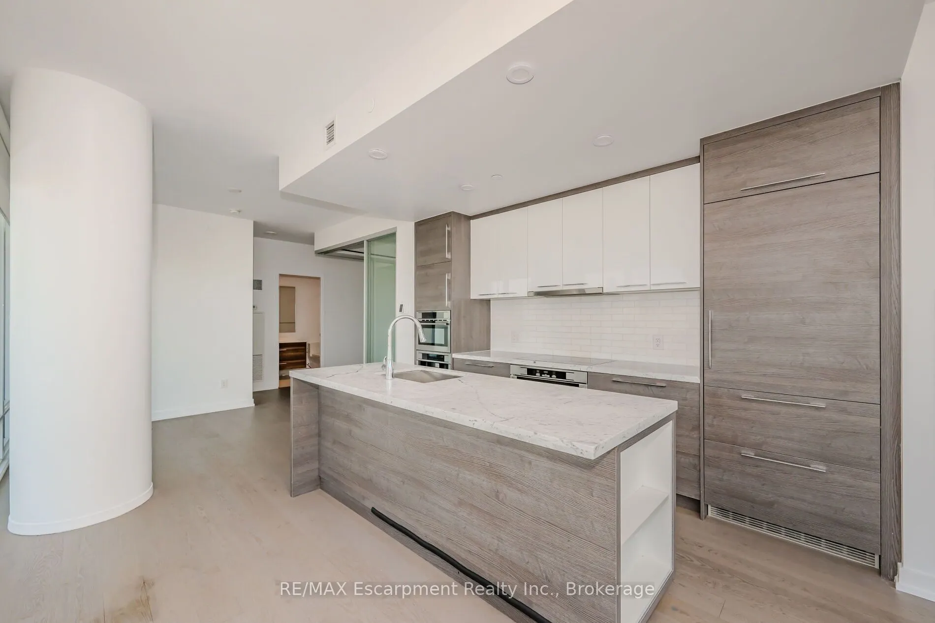 488 University Avenue, #2816