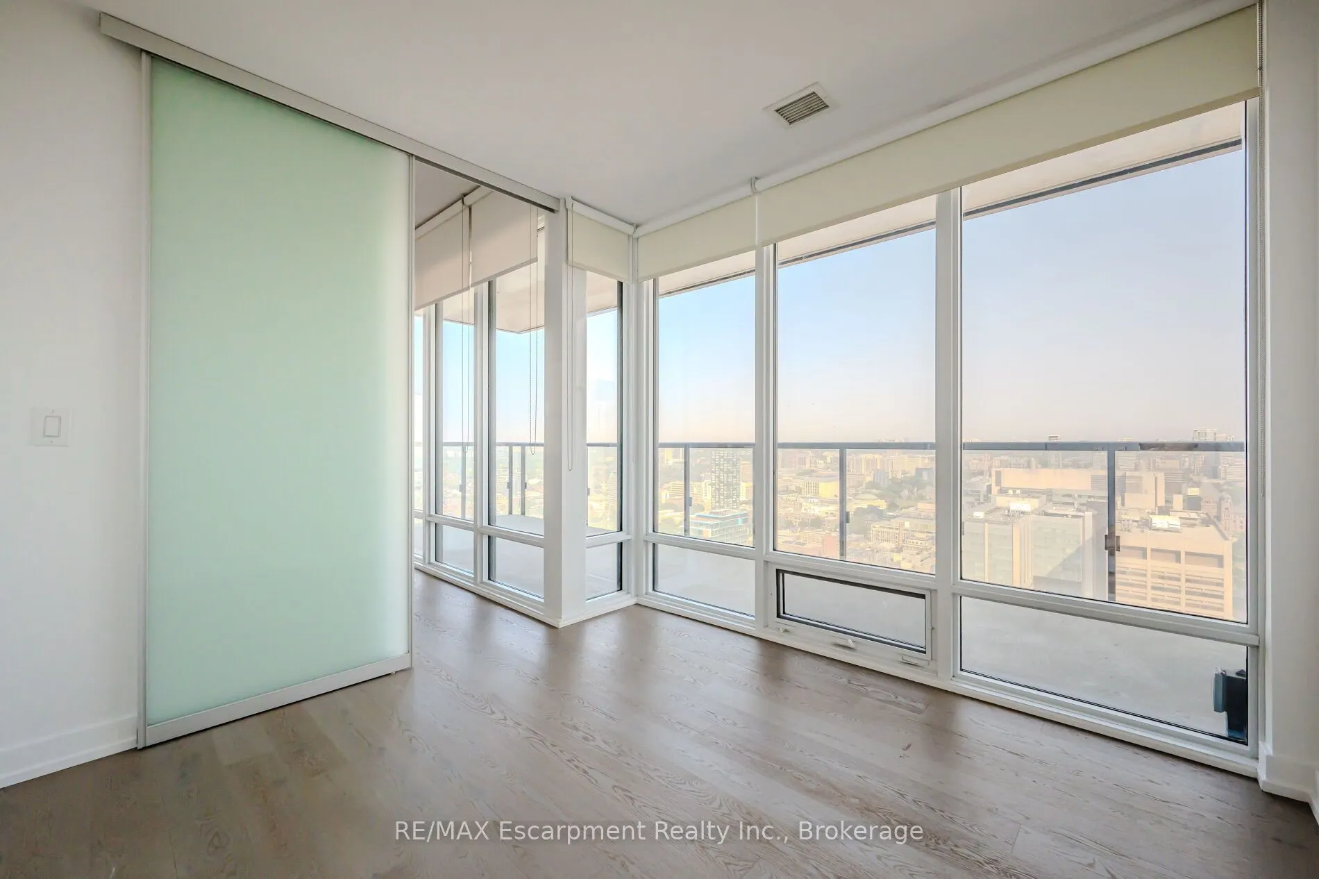 488 University Avenue, #2816