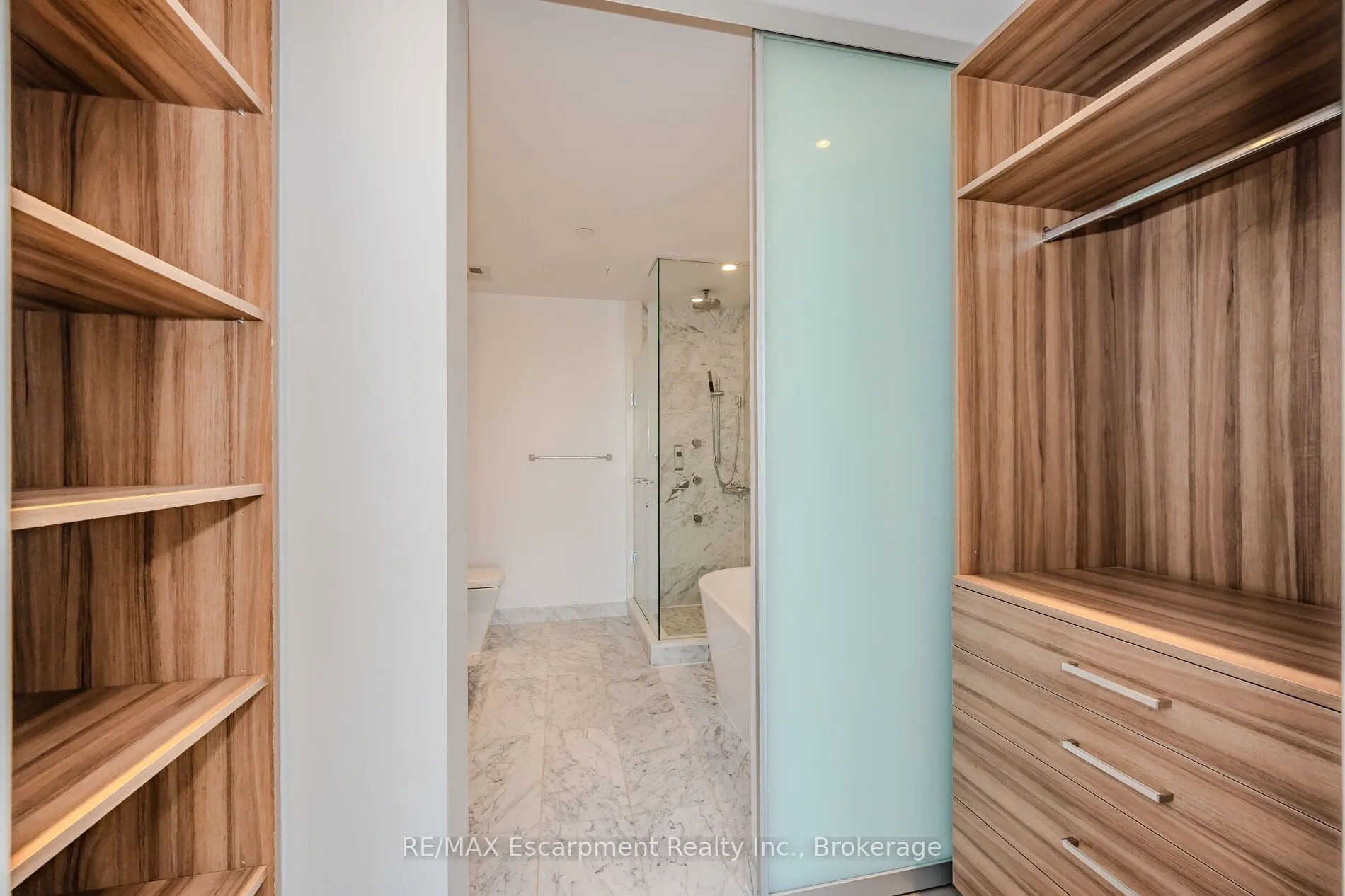 488 University Avenue, #2816