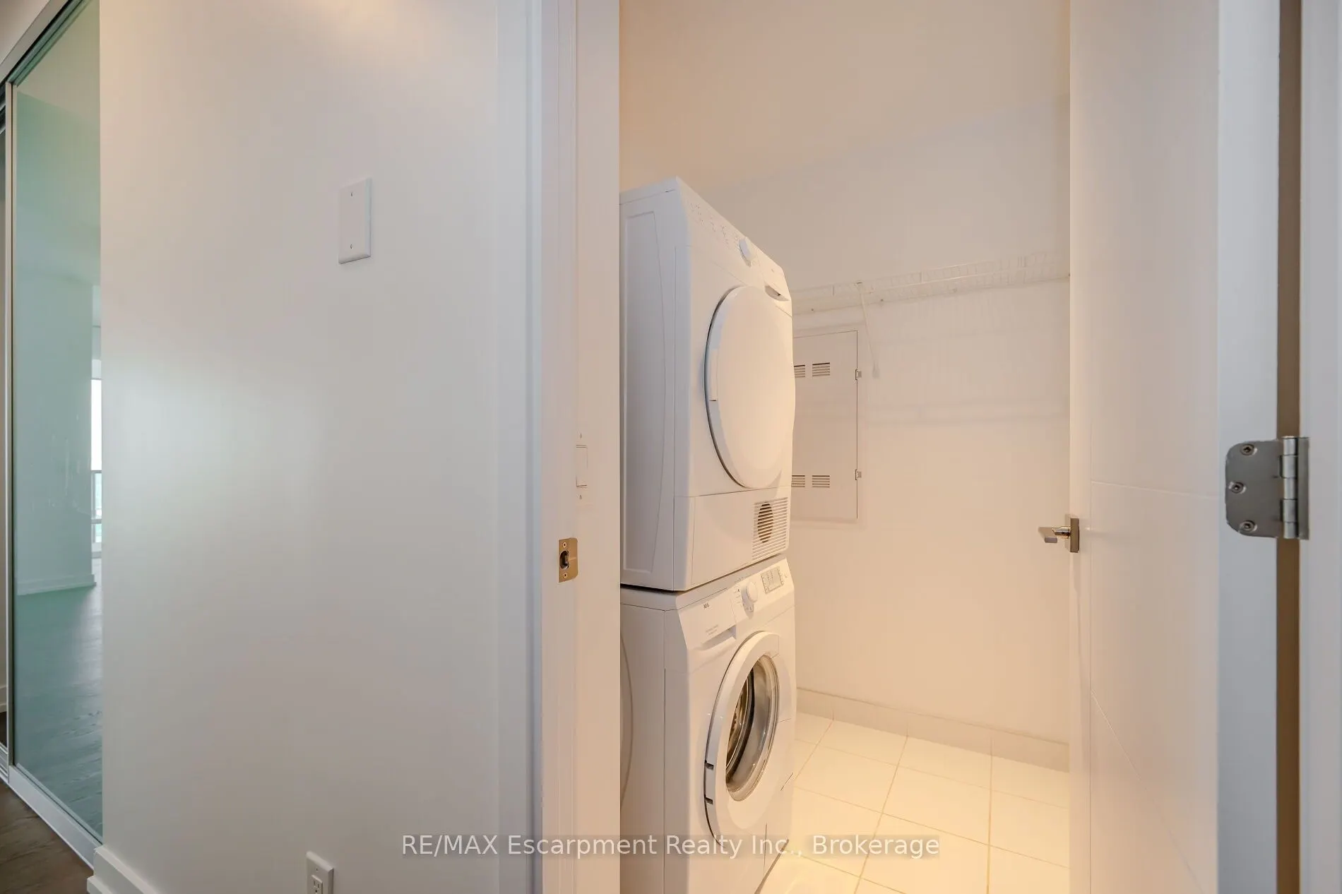 488 University Avenue, #2816
