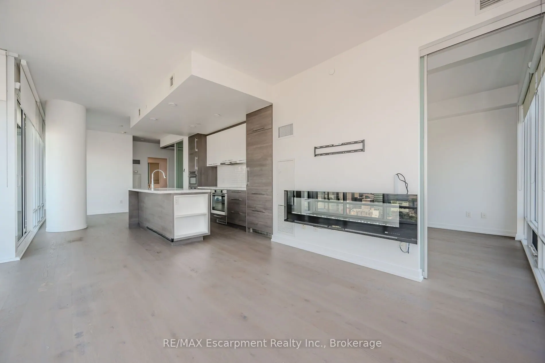 488 University Avenue, #2816