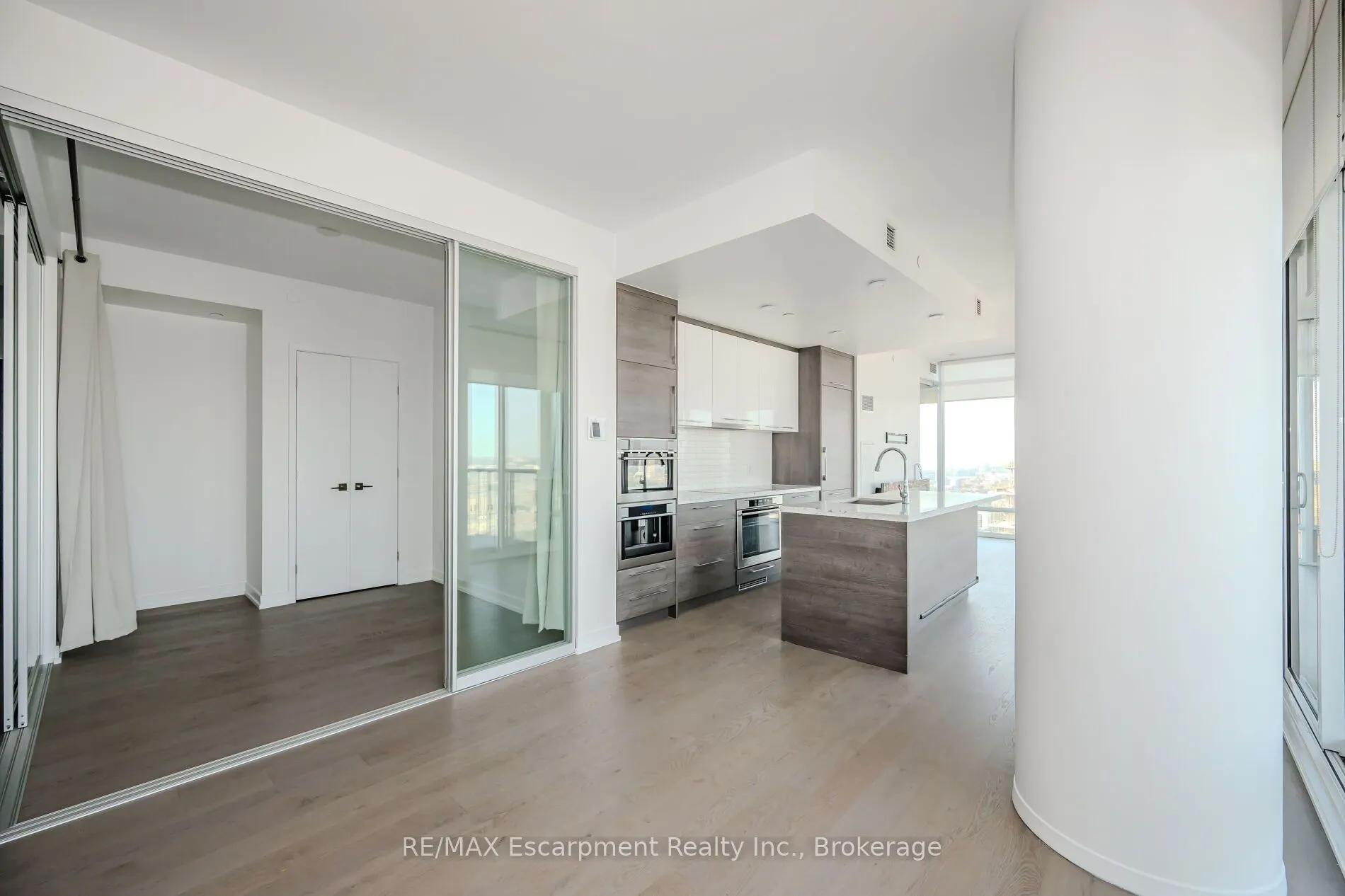 488 University Avenue, #2816
