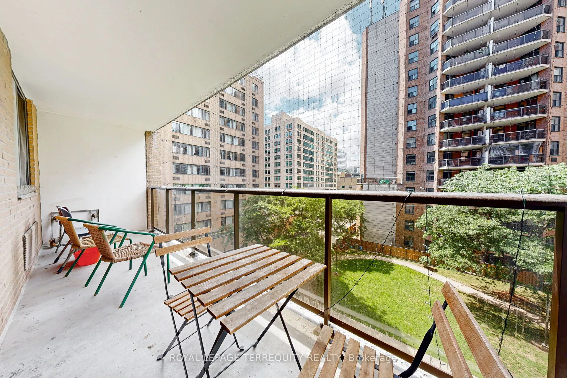 250 Jarvis Street, #506