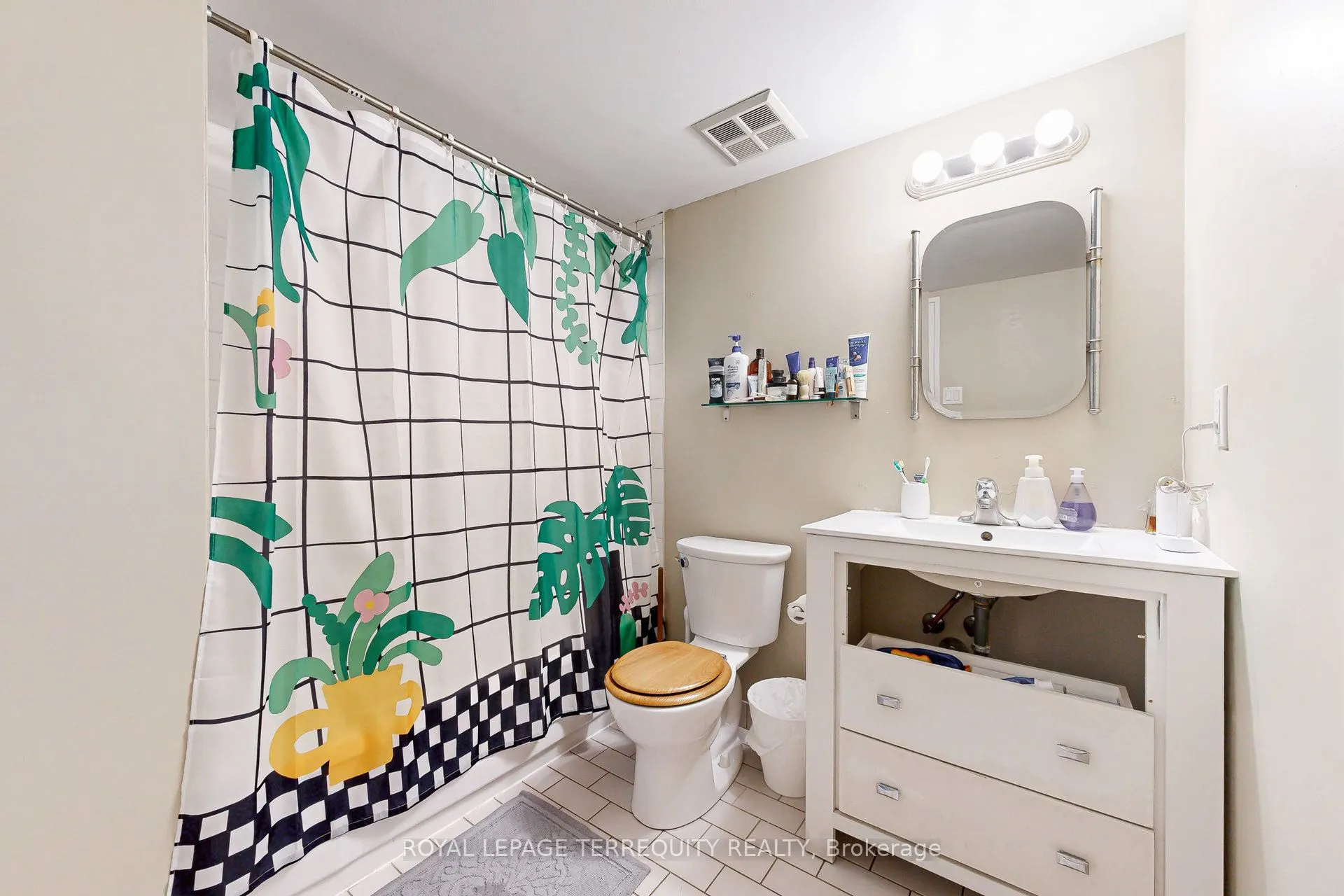 250 Jarvis Street, #506