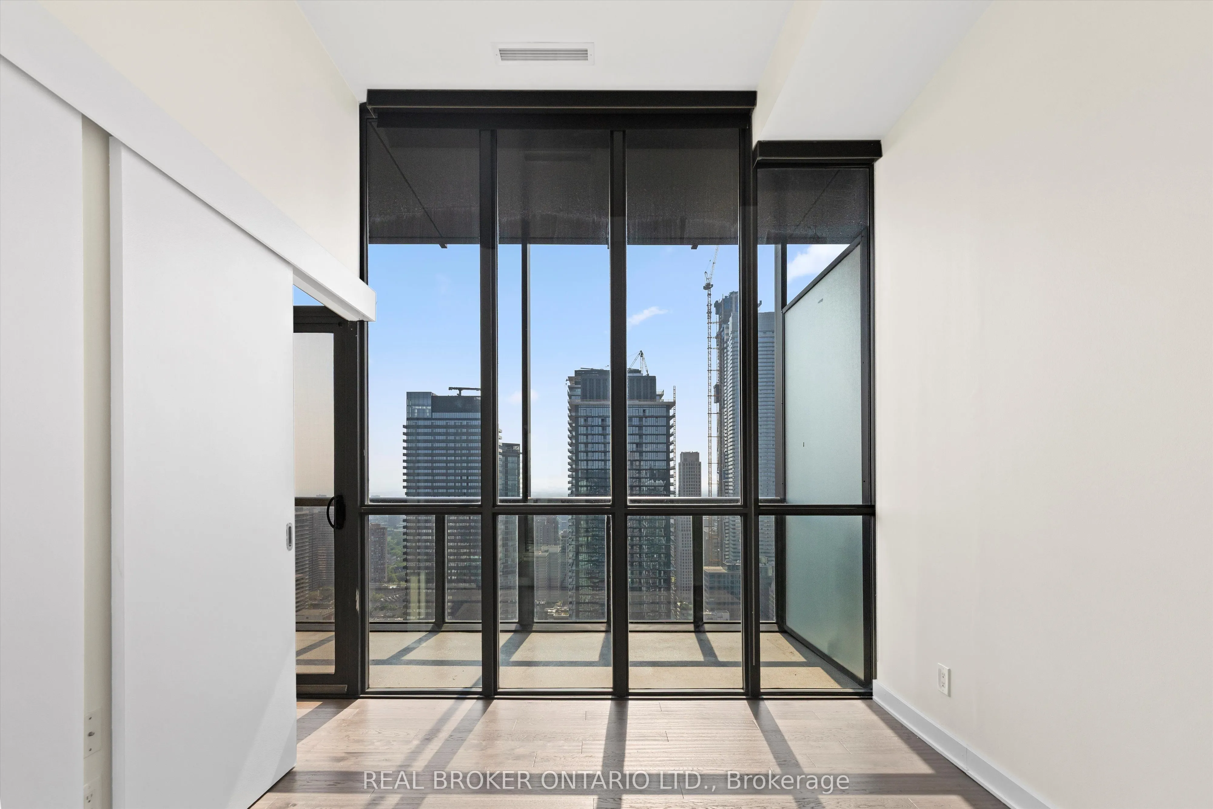 110 Charles Street E, #PH 4403