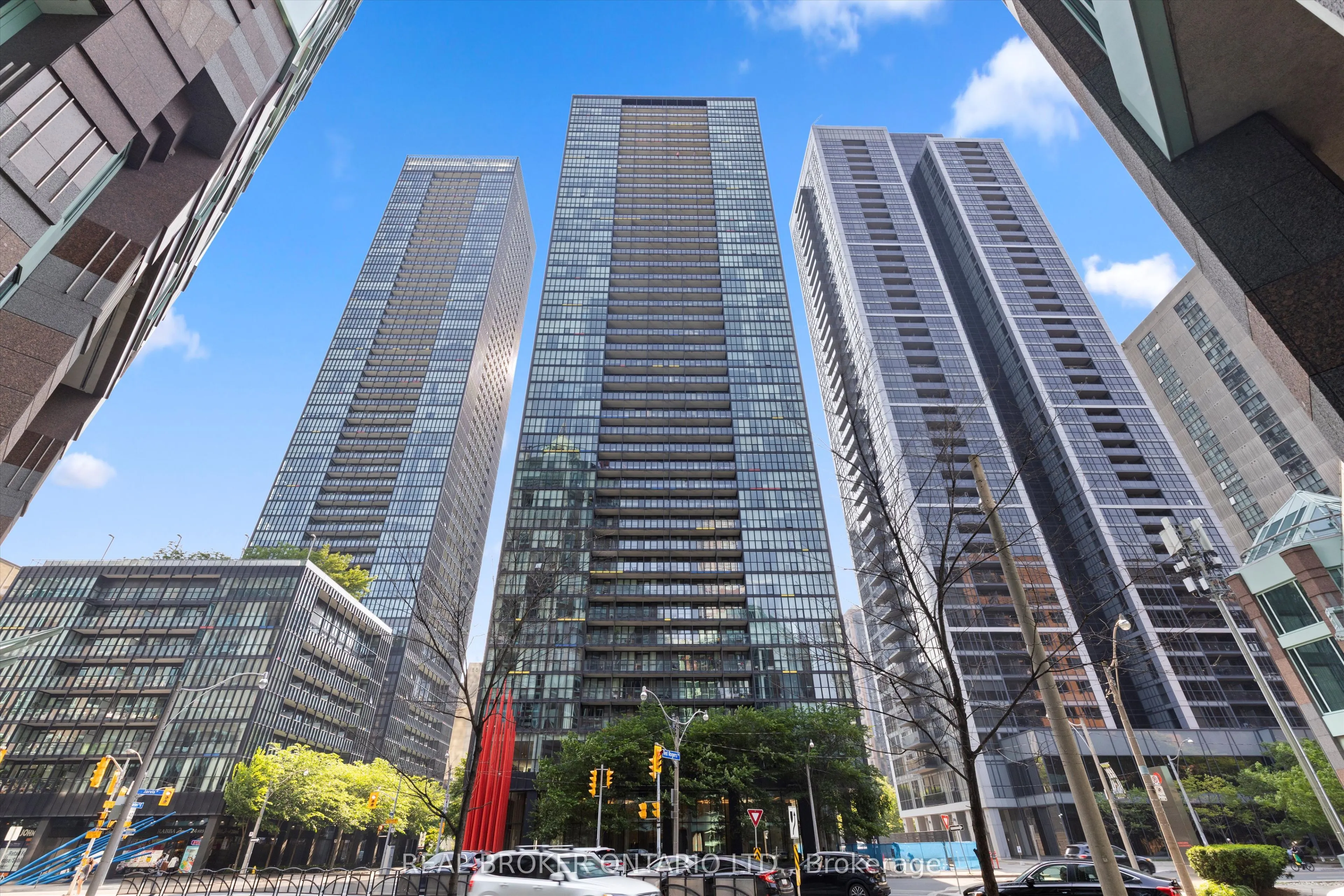 110 Charles Street E, #PH 4403