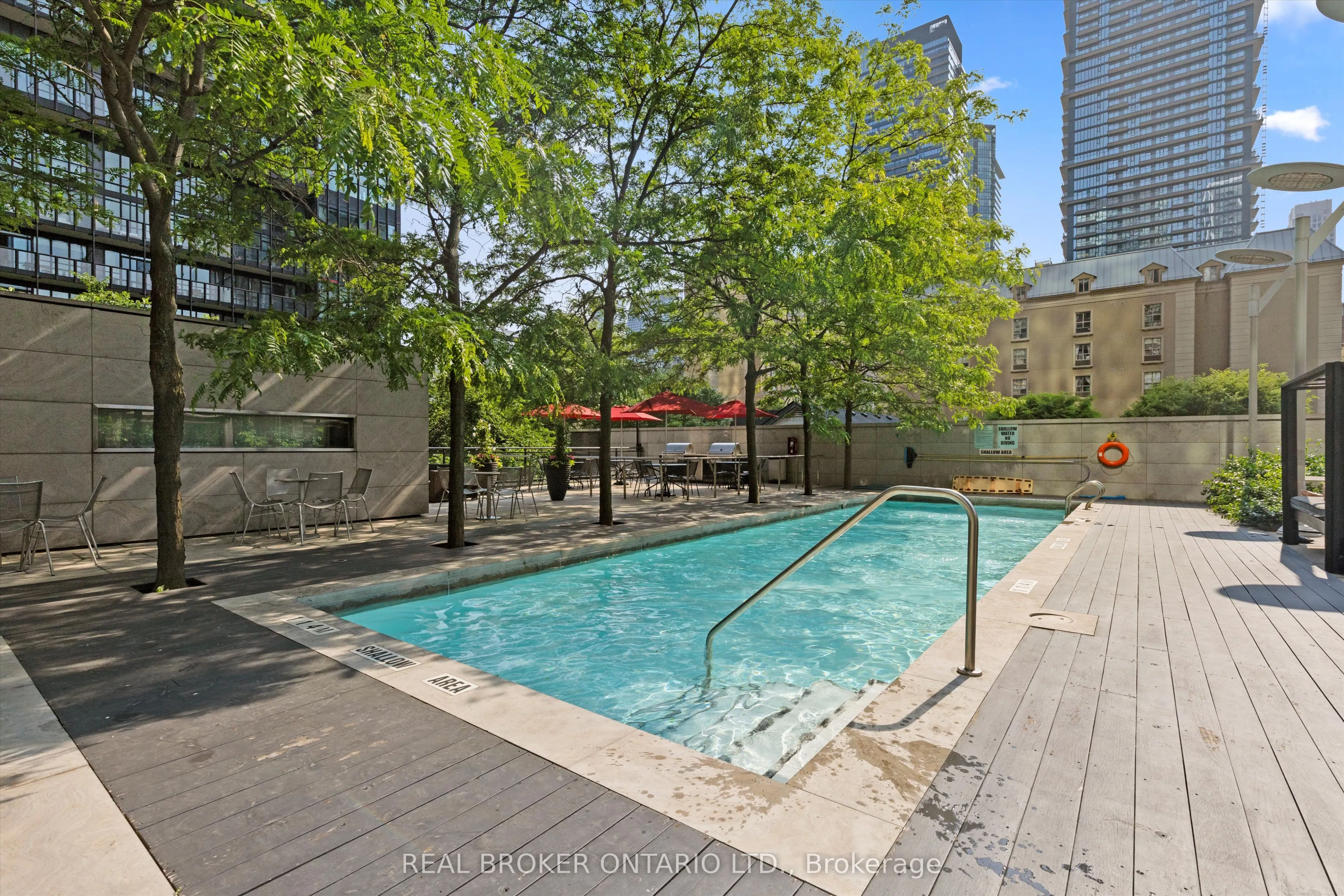 110 Charles Street E, #PH 4403