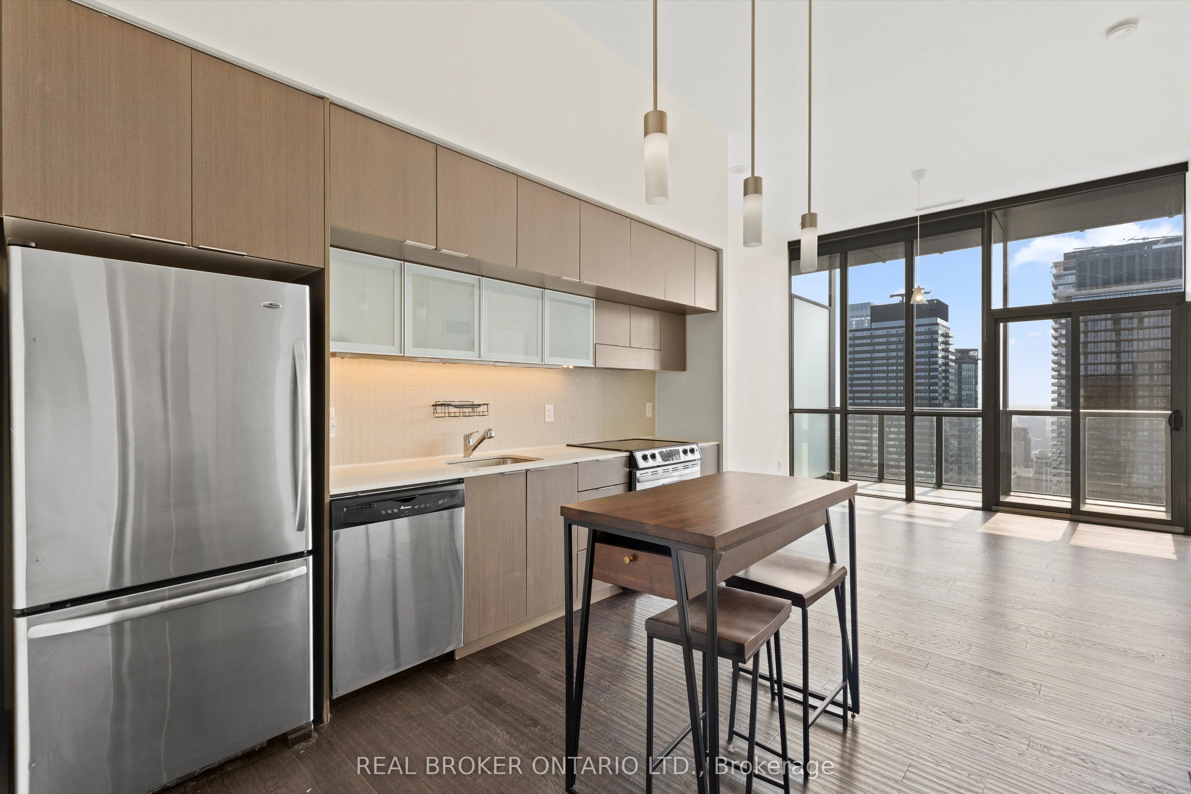 110 Charles Street E, #PH 4403