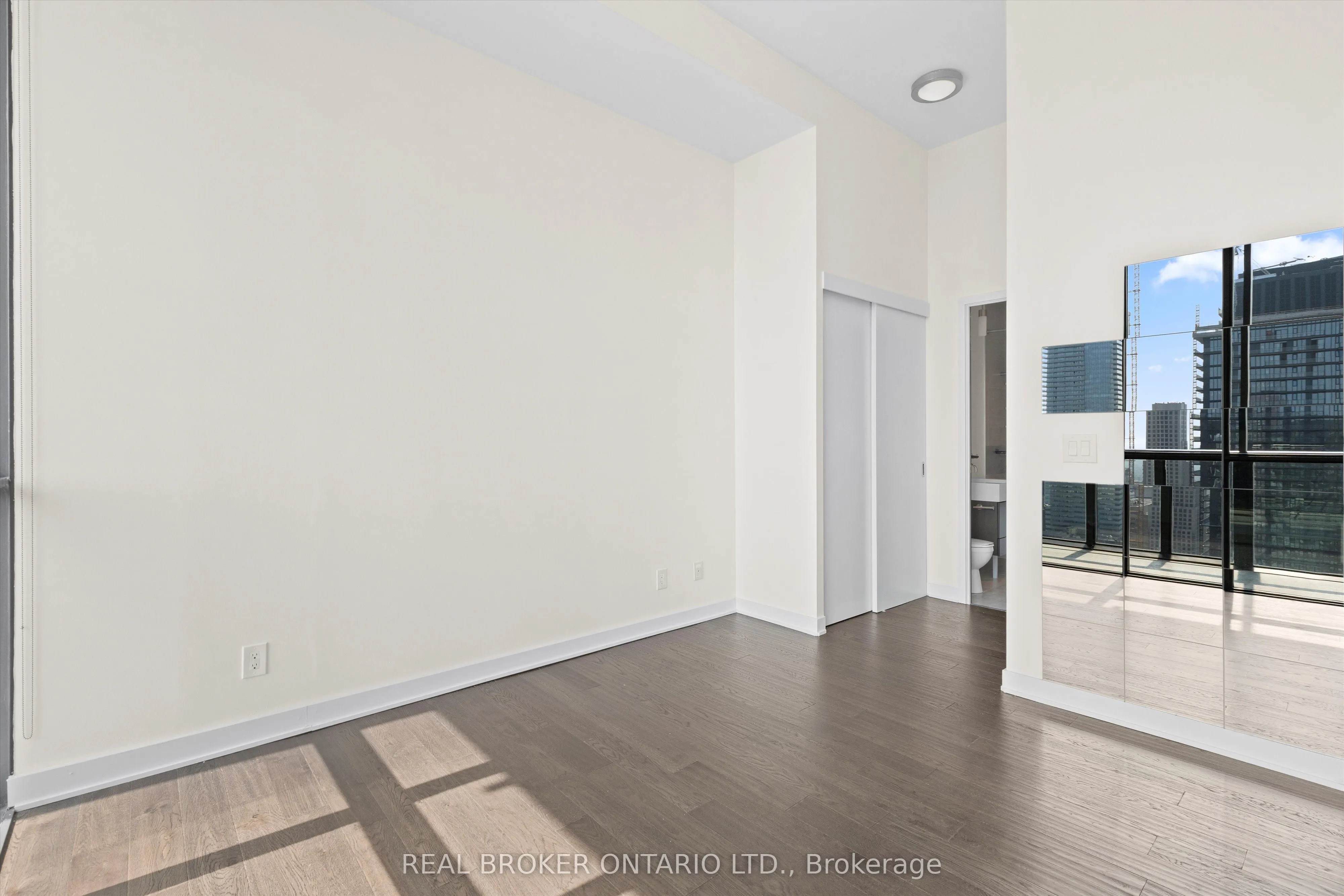 110 Charles Street E, #PH 4403