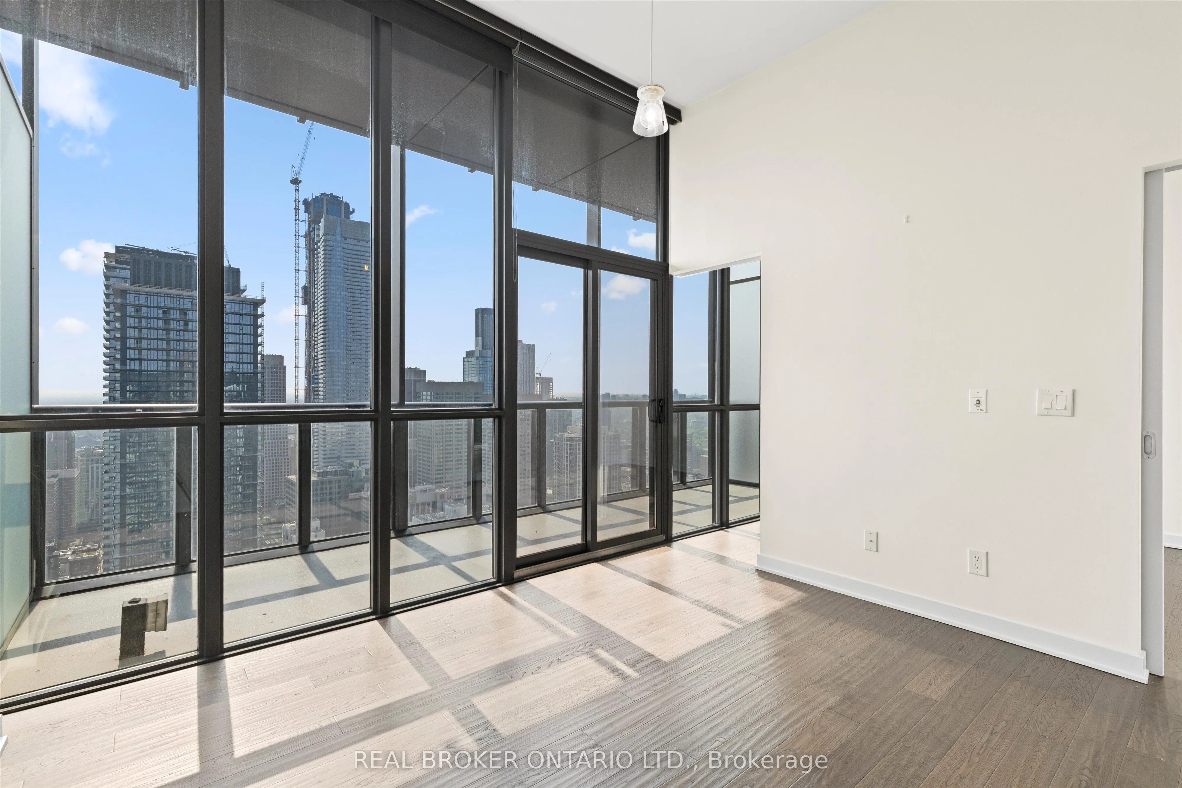 110 Charles Street E, #PH 4403