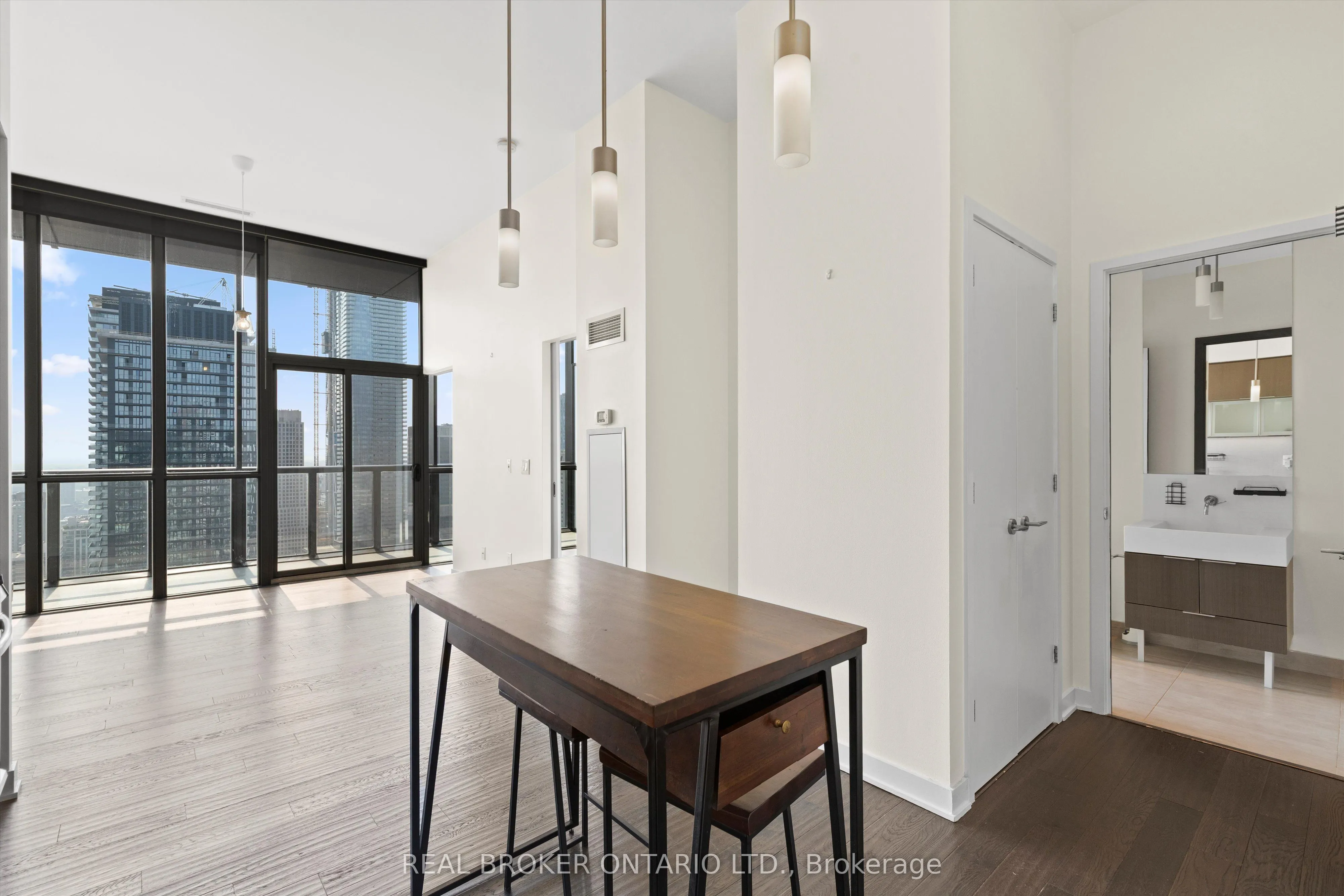110 Charles Street E, #PH 4403