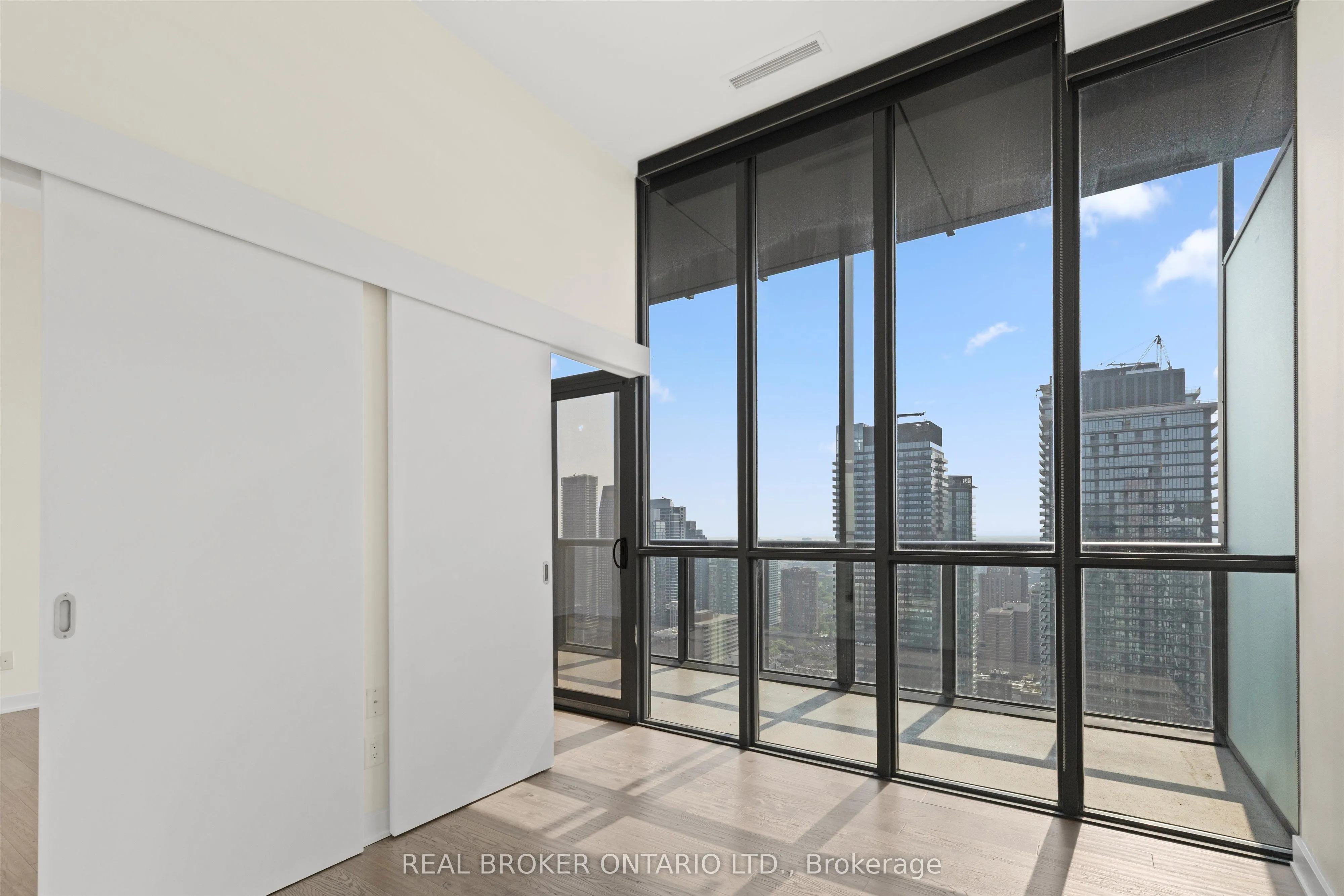 110 Charles Street E, #PH 4403