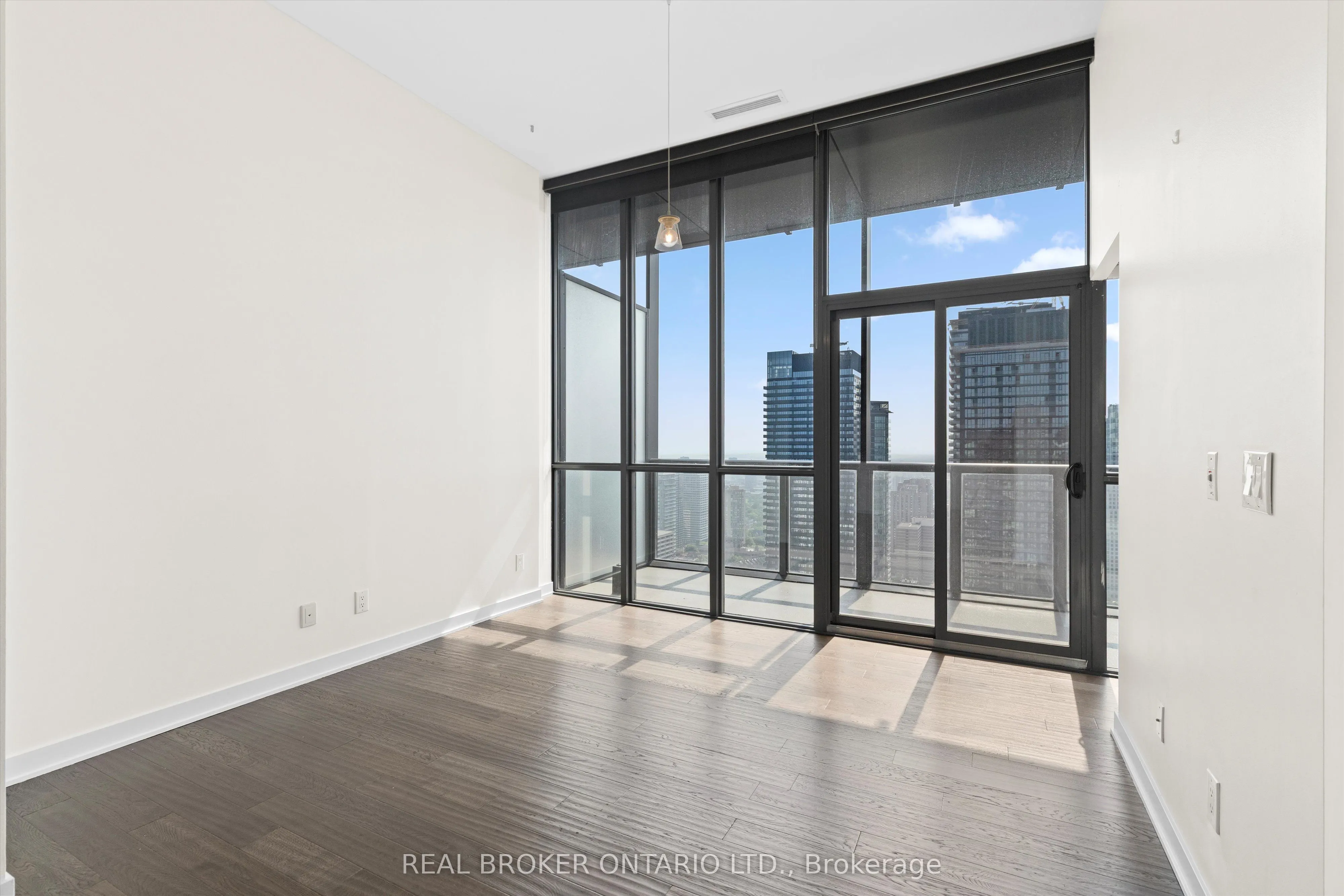 110 Charles Street E, #PH 4403