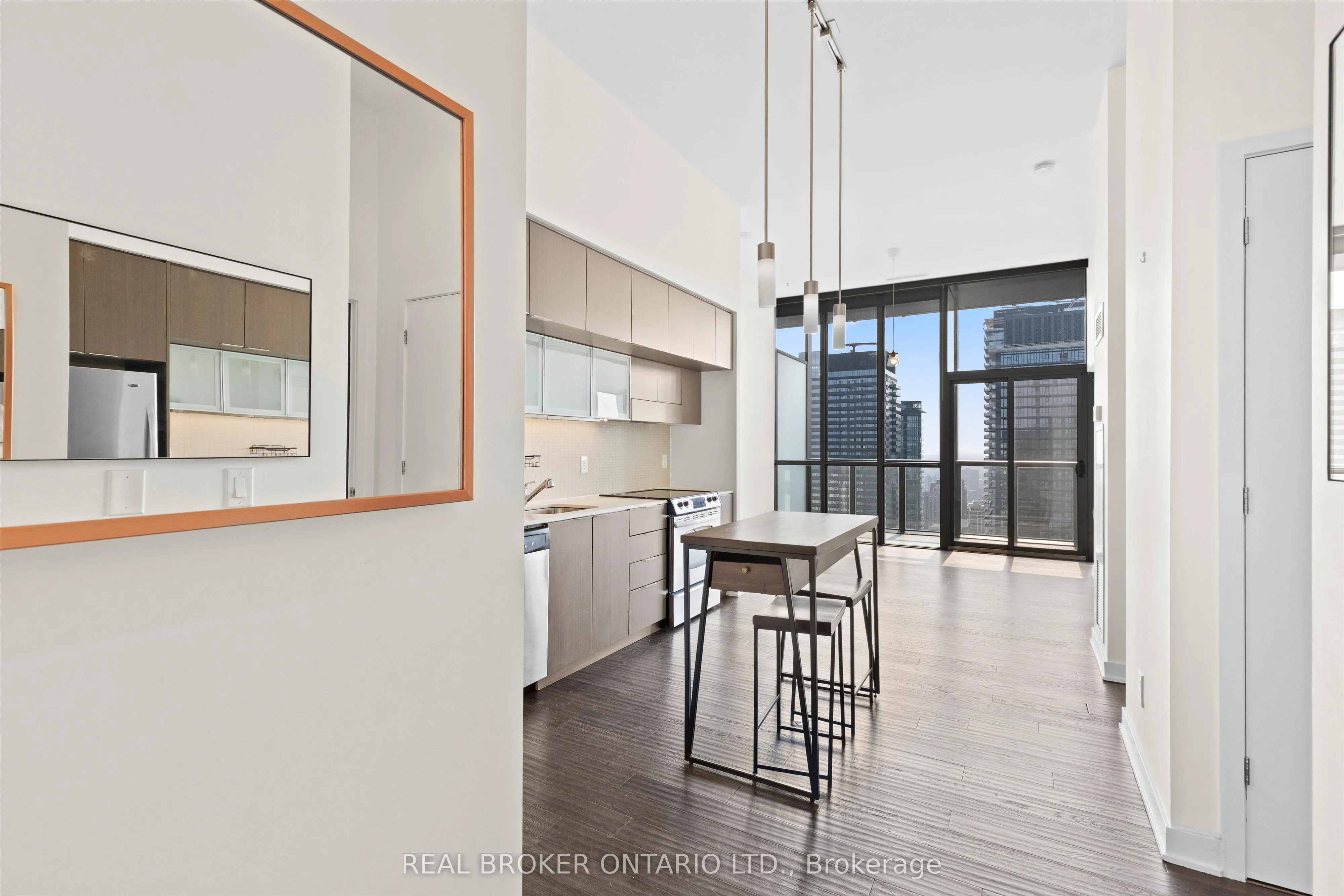 110 Charles Street E, #PH 4403